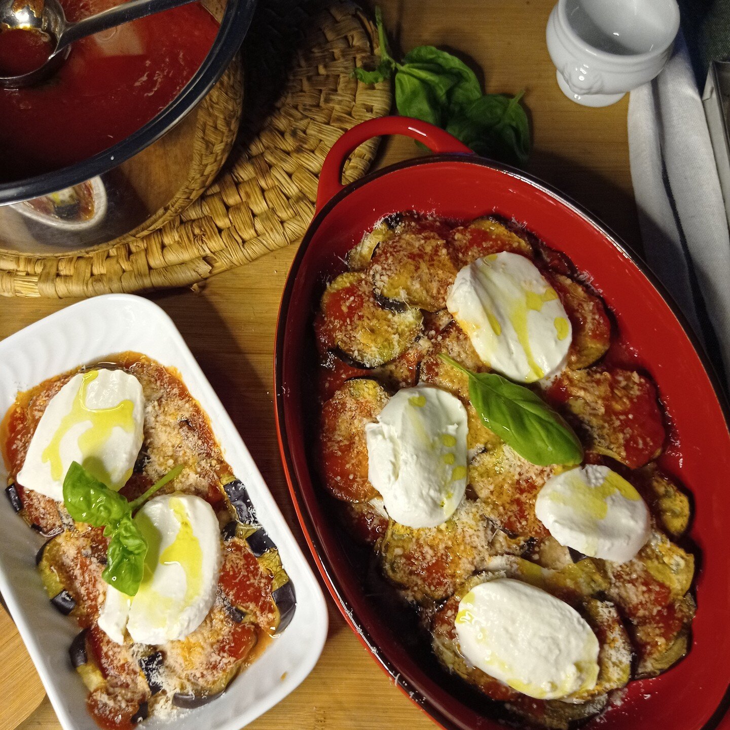 Eggplant #Parmigiana is one of the most famous #recipe of the #Italiancuisine. Each region has its own version. This particular one is made of grilled and not fried eggplants. A lighter yet amazingly delicious #firstcourse. #eatrealfood #healthylifes