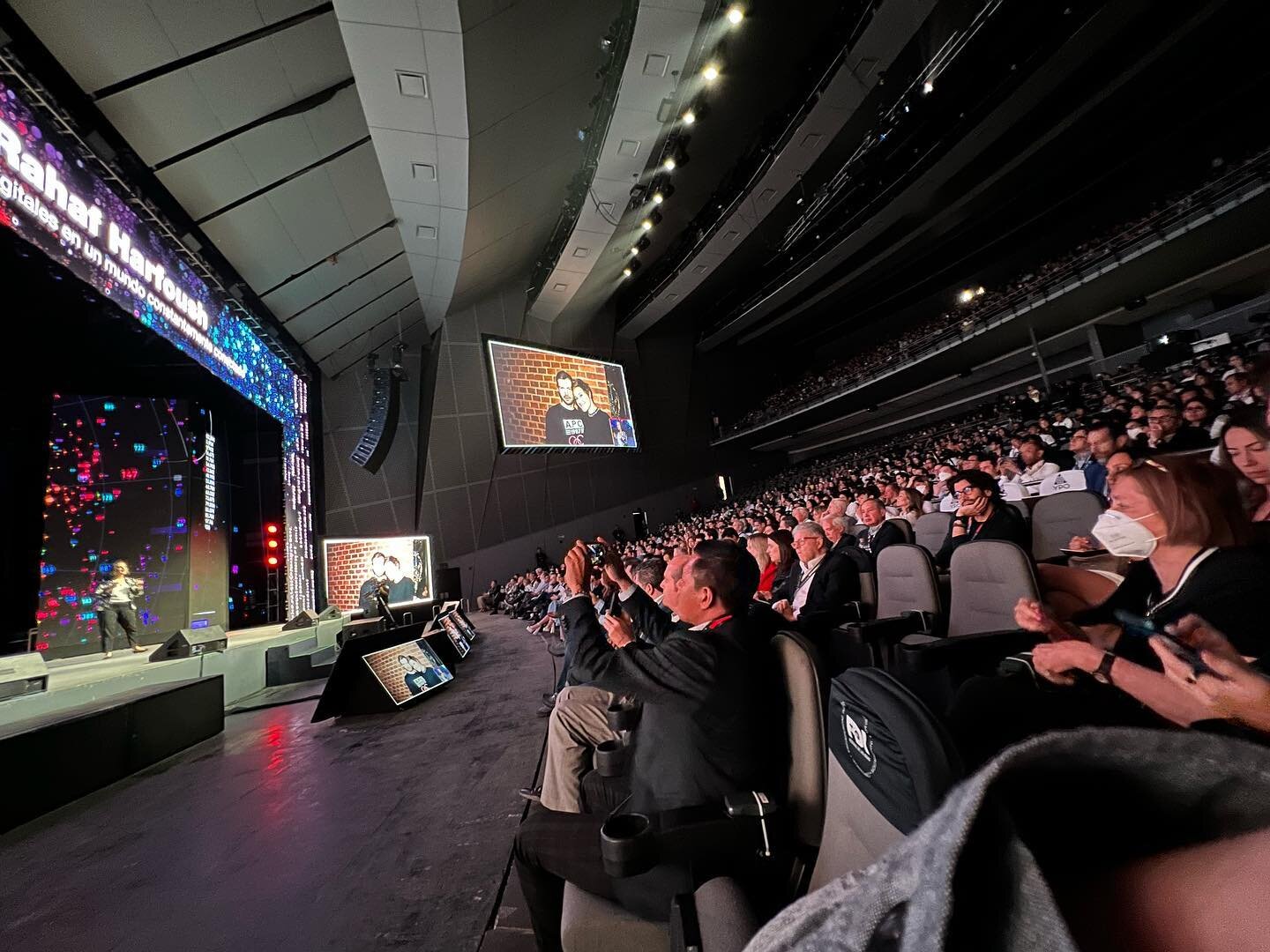 Muchas Gracias Puebla! Had a wonderful time at the @festivaldelasideas today speaking about emerging digital skills. 🇲🇽❤️