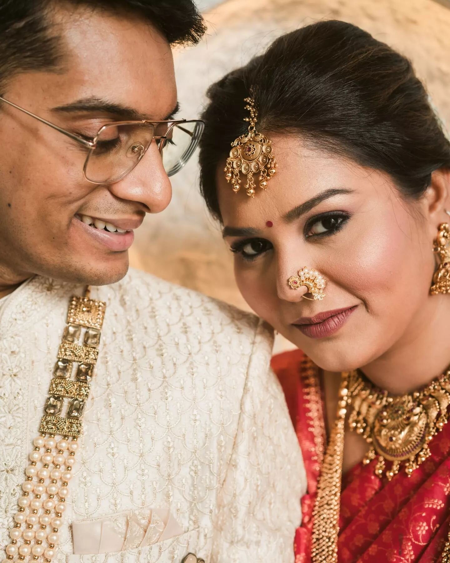 Royal Rhythm: Together, Amrut and Payal groove through life's melodies, their chemistry hitting all the right notes and turning their wedding into a royal jam session of love and laughter. #MatchMadeInHeaven

#anamcharaweddings #coupleportrait #coupl