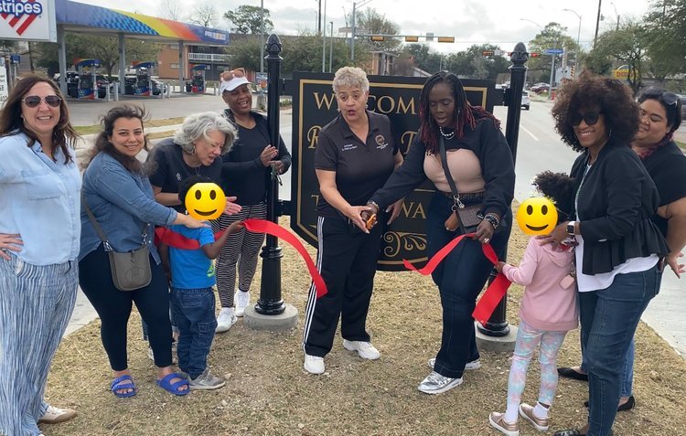 Neighborhood Markers - Ribbon Cutting