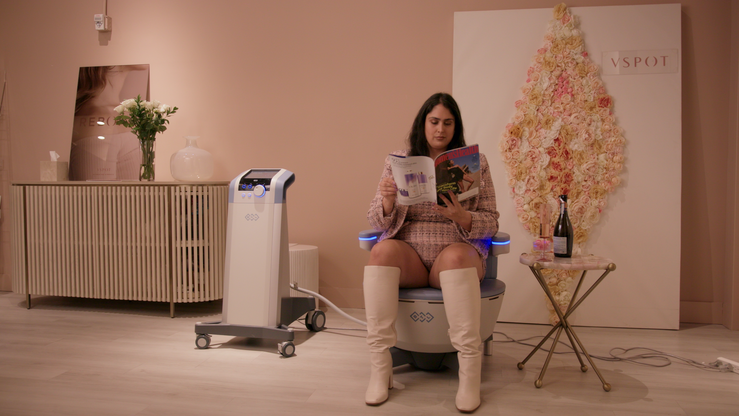 Nikki On Throne At VSpot Wide.png