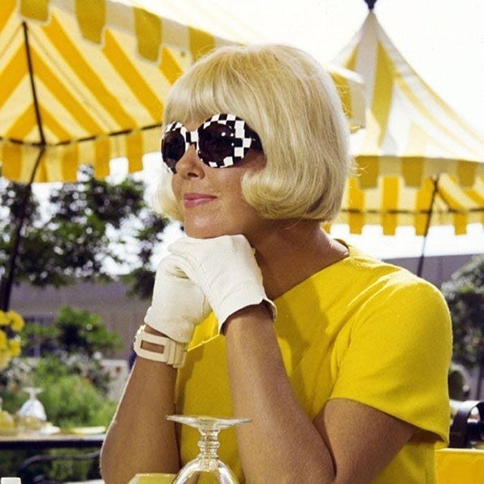 Showing up for brunch today a la Doris Day 💛