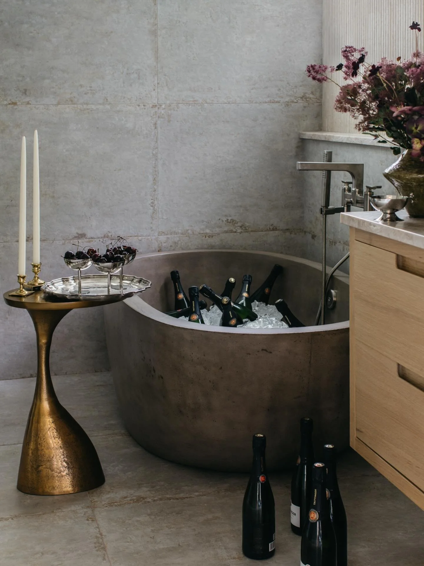 One of our favorite shoots all year that we&rsquo;ve been waiting to share 🥂 Merry Christmas Eve ✨ Shot for @eric.drozd &amp; Styled by @studio_officer