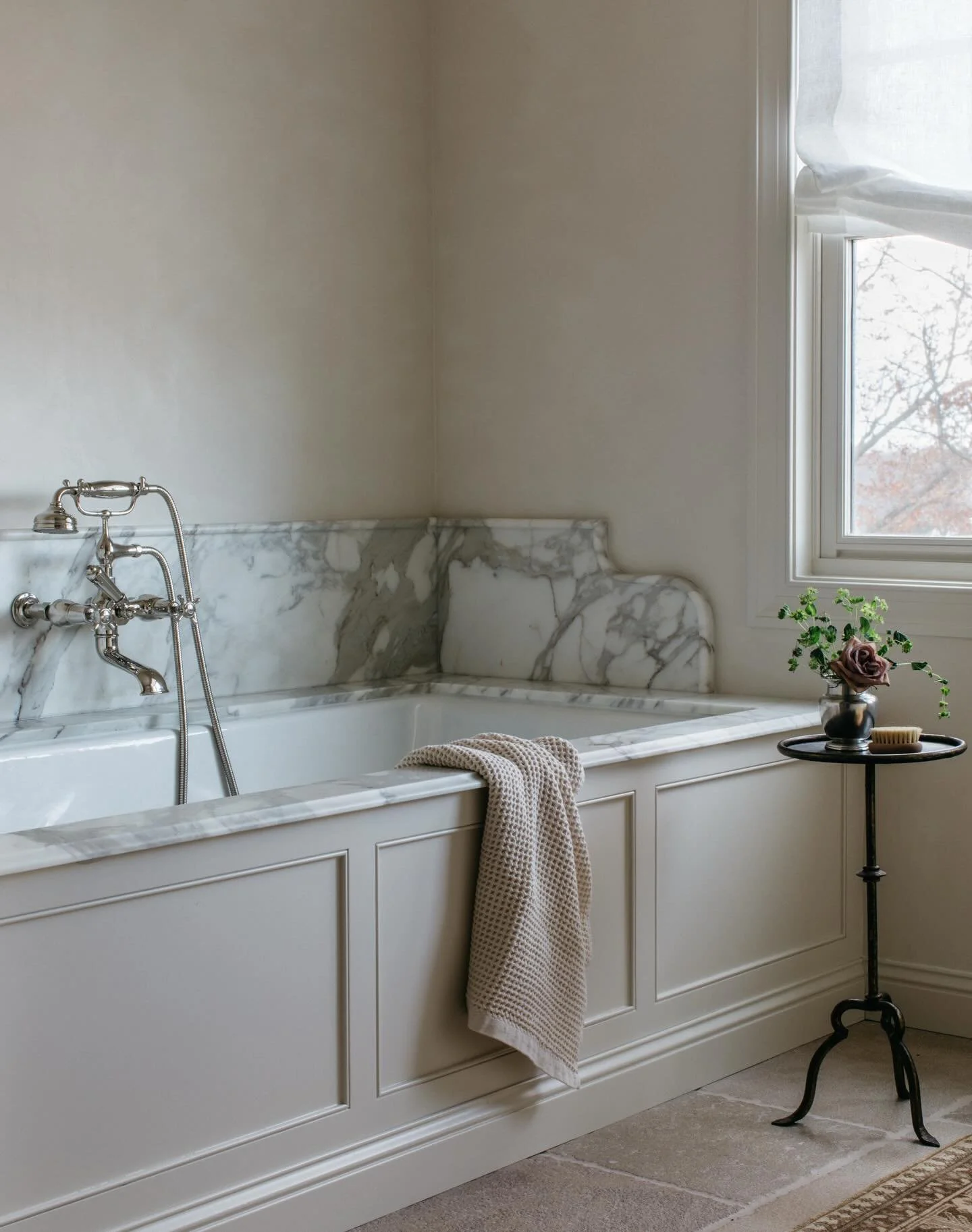 Not a single detail left unattended in these spa-like bathrooms. Shot for @som.designstudio &amp; @summit.construction