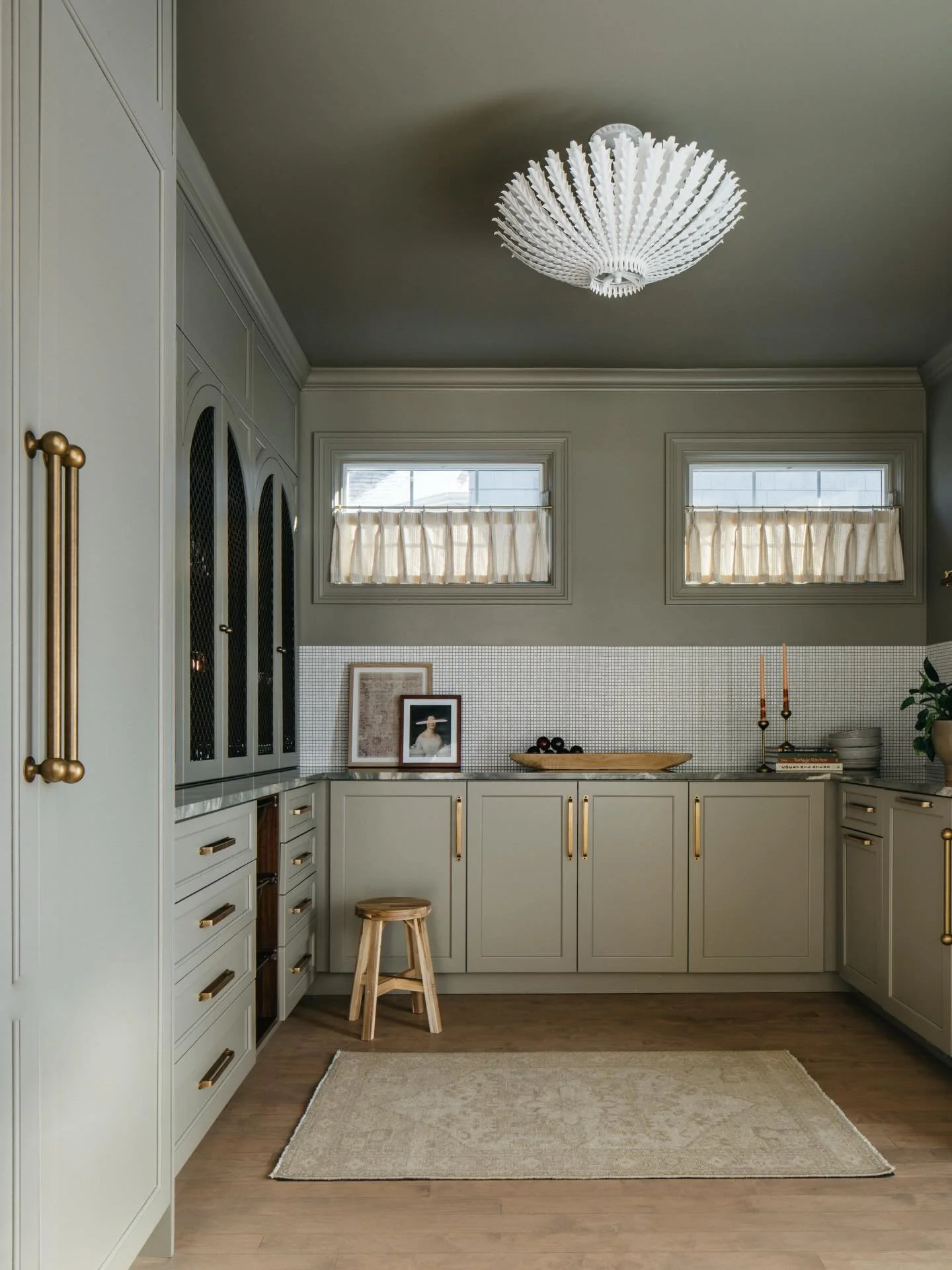 A butlers pantry / speakeasy designed for neighbor friends to grab a drink on their way in. I love it!! Shot for @emberbrune
