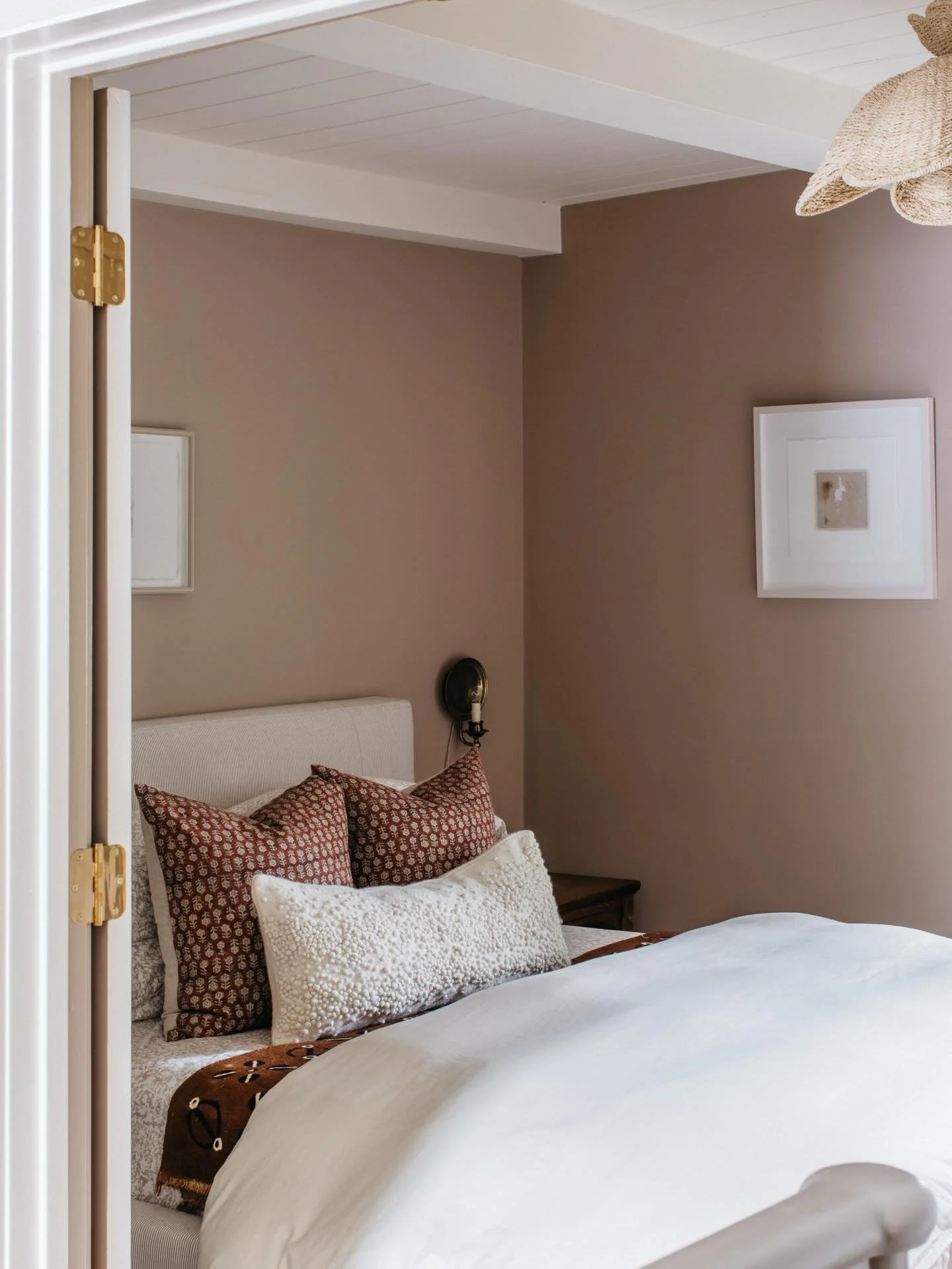 The @themaebaycottage master bedroom perfectly poised for a weekend on the lake. Shot for @katemarkerinteriors