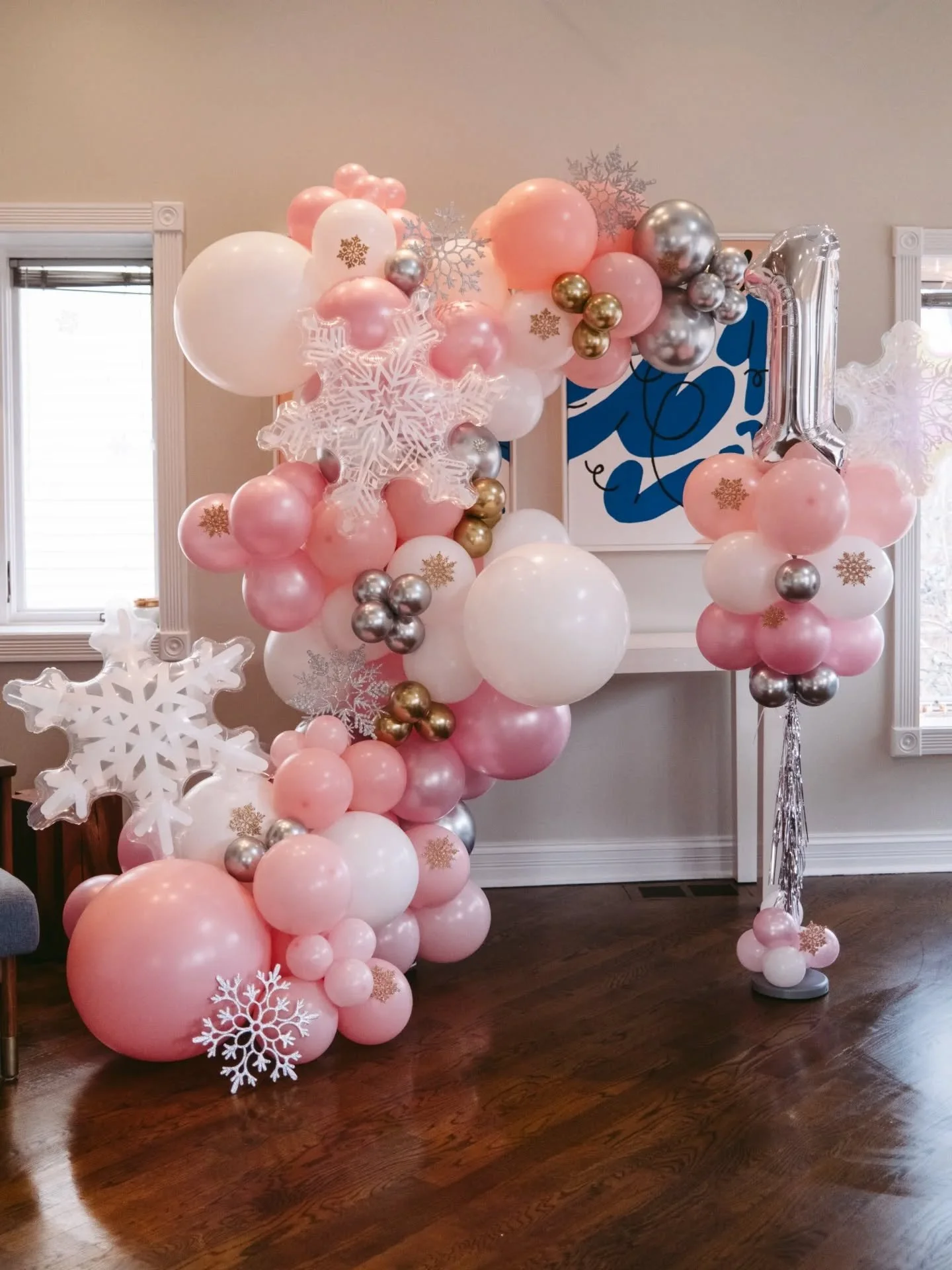 Dreaming of Spring but woke up to snow!
Reminded of this sweet little Winter One-derland setup from January that deserves its spot on the feed...
Stay warm today, folks!