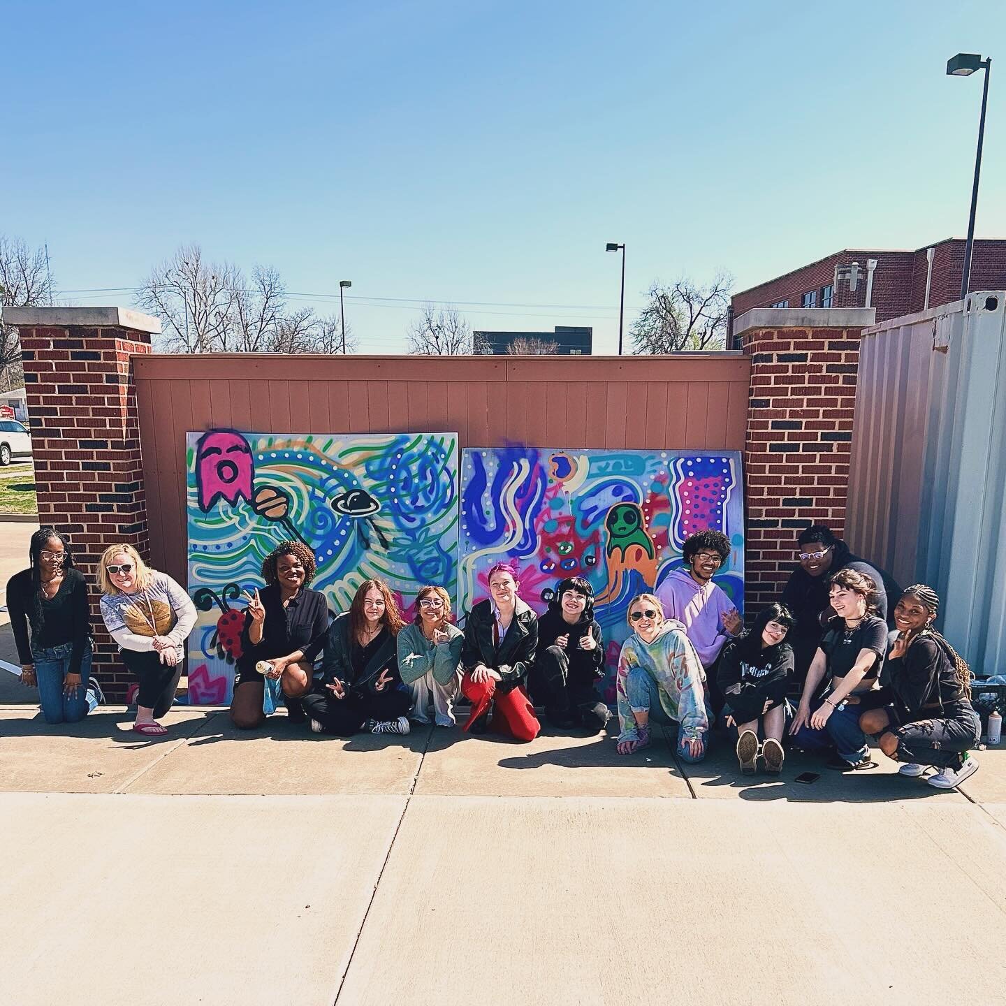 Thanks to @virginiasitzes &amp; @savannah.b.whitehead for having me be a part of @edmondfinearts &ldquo;Mural Makers&rdquo; program 🎨🩷

@edmondfinearts partnered with the @oklahomaartscouncil, Edmond Visual Arts Commission, and @edmondschools to le