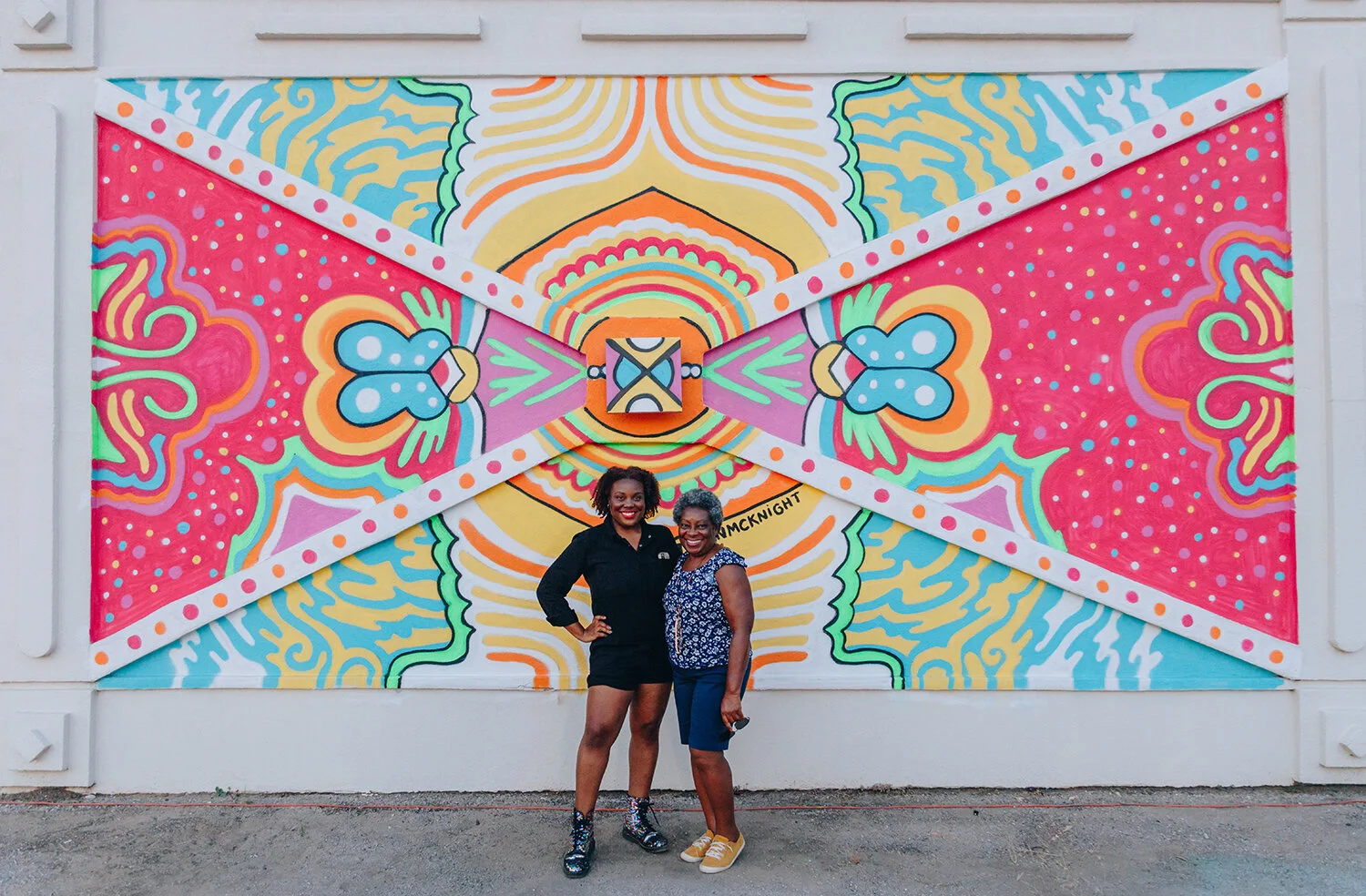 "Sunflower for Sunny Dayz" 9.6 x 19.6 ft , Sunndy Dayz Mural Festival, OKC, 2021. Photo Stephanie Montelongo