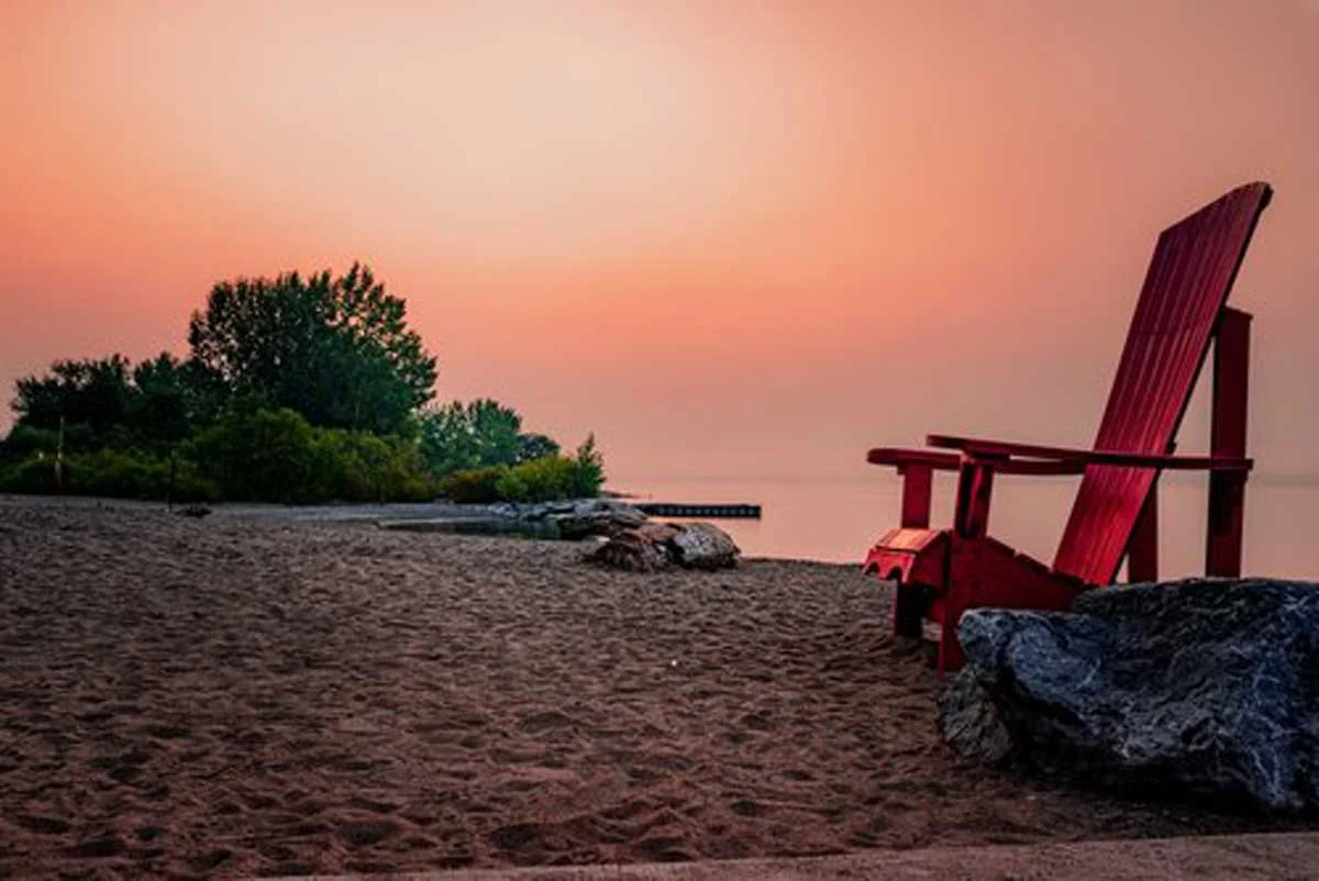 Toronto Beaches Neighbourhood | Photo Walk by Dave Emilio