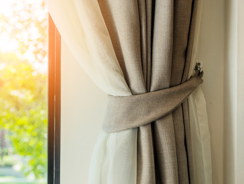 How to Pair Window Treatments for a Cozy, Warm Winter