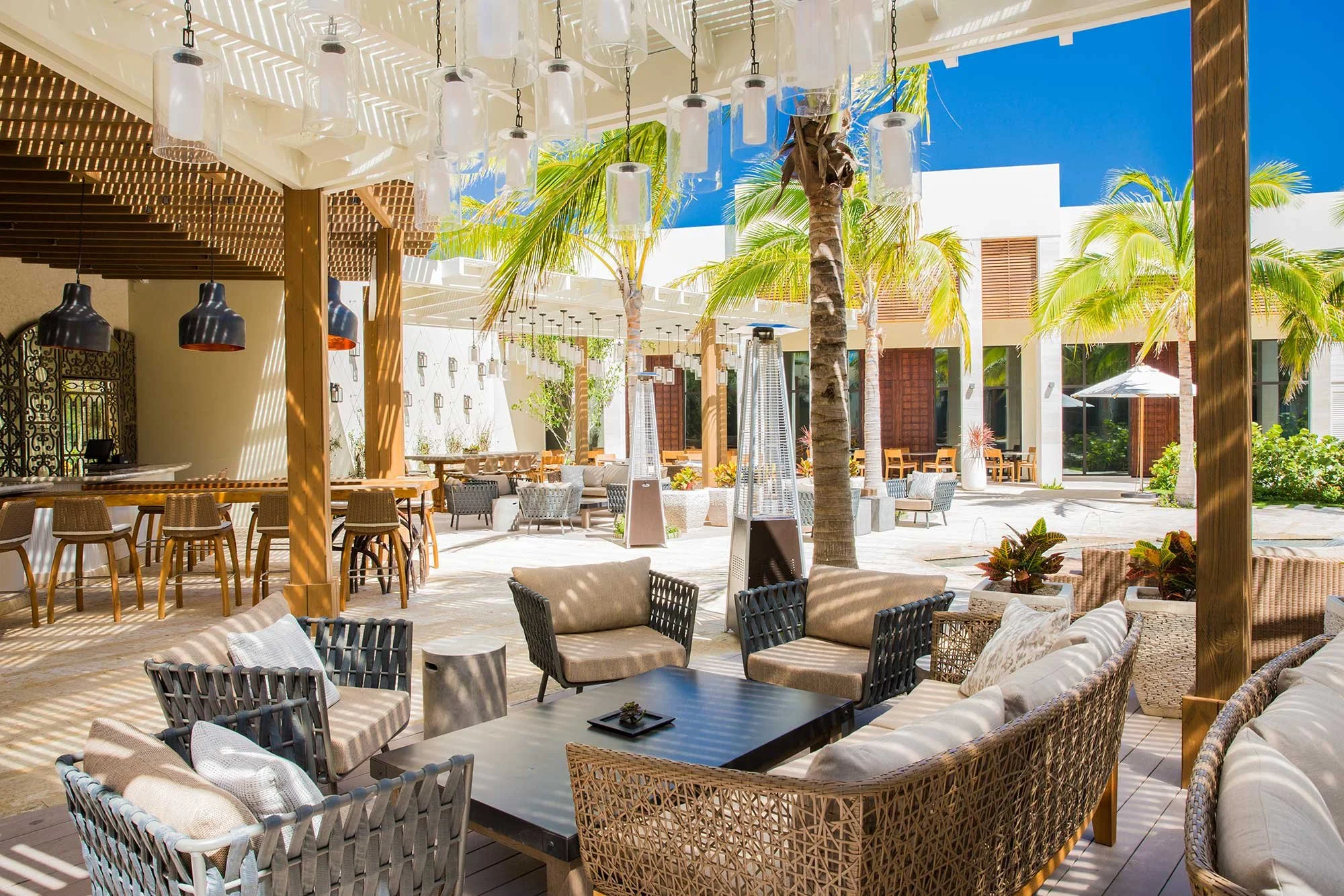 The-Shore-Club---Courtyard-Bar-Lounge.jpg