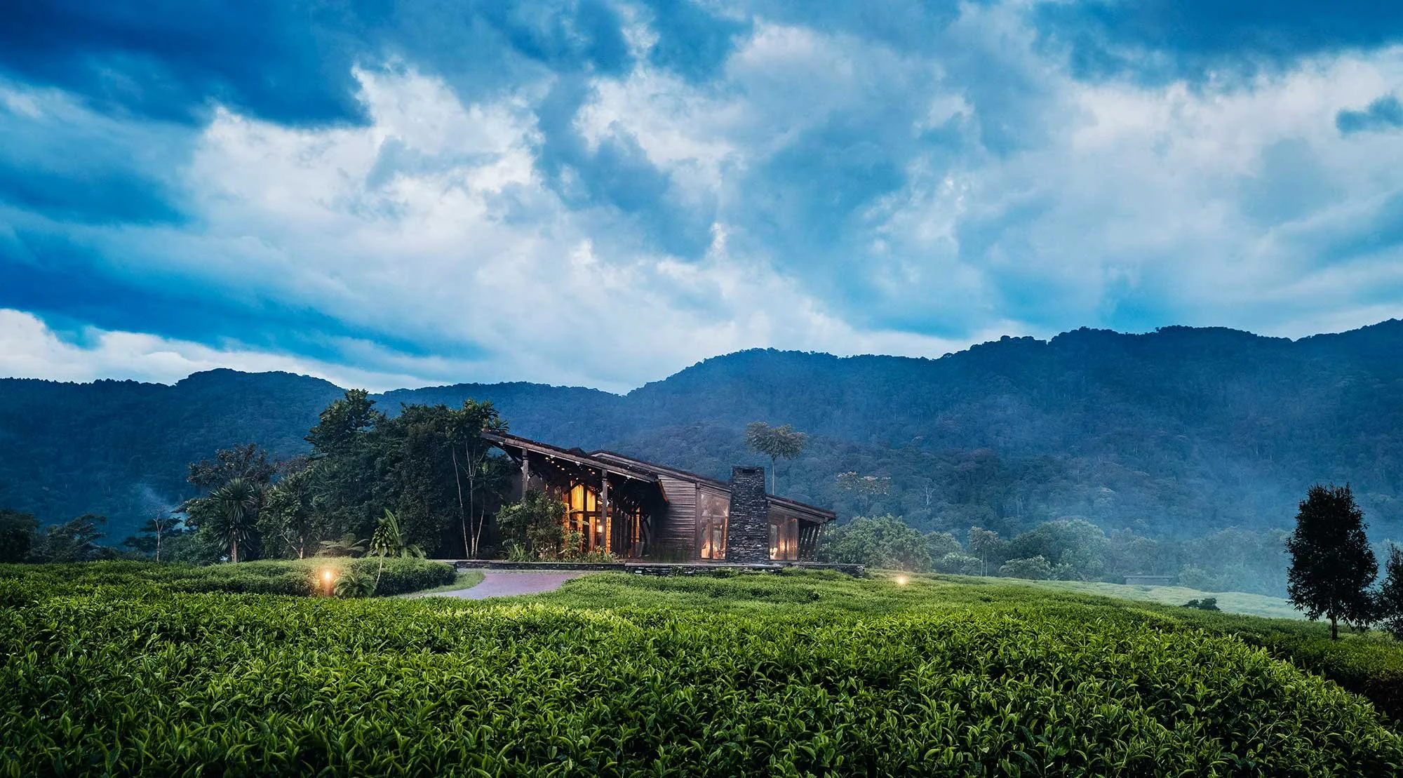 NH_OO_Exterior_House_Misty_Twilight_0902_MASTER.jpg
