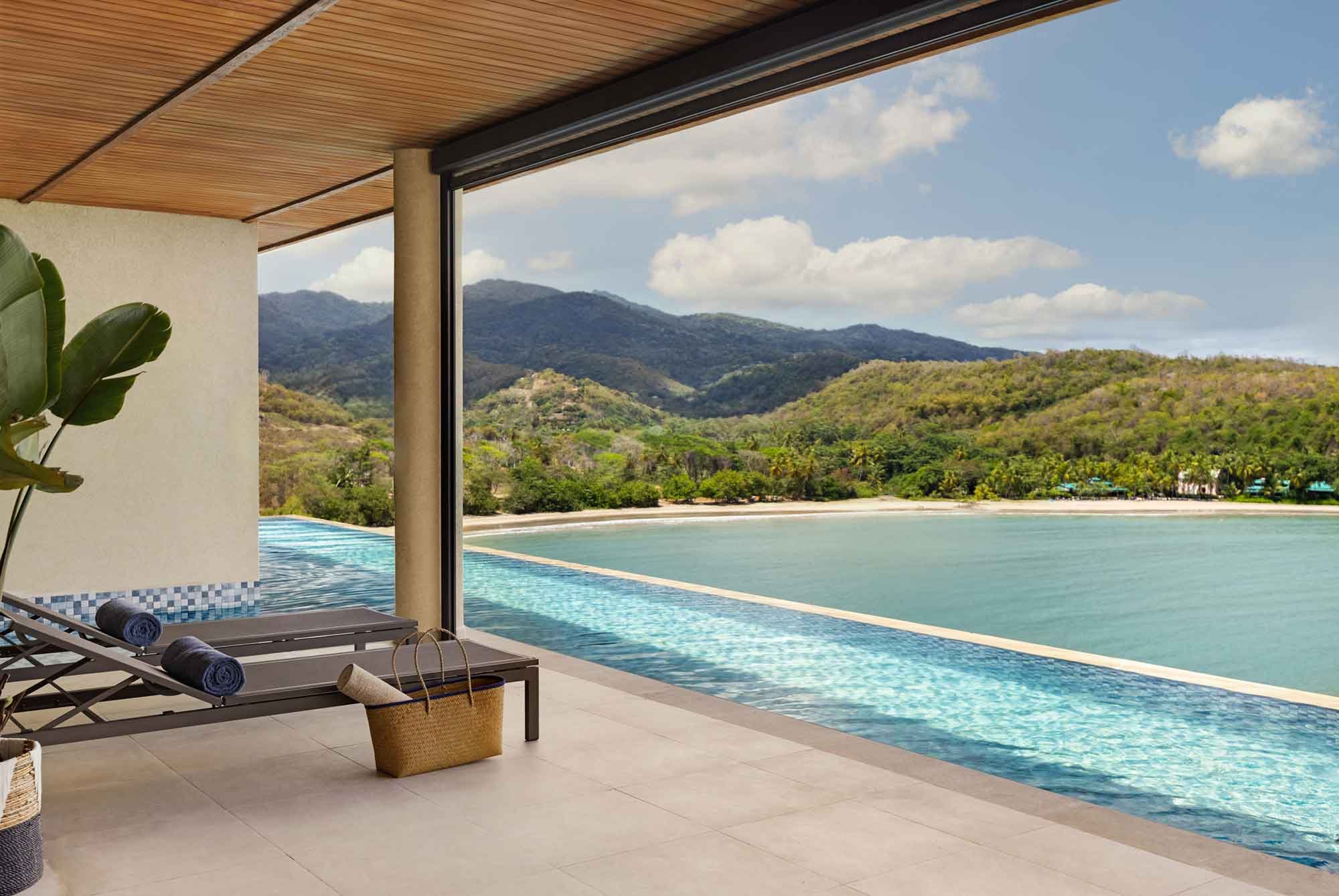 4.-End---Four-Bedroom-Cliff-Retreat-View-From-Pool.jpg