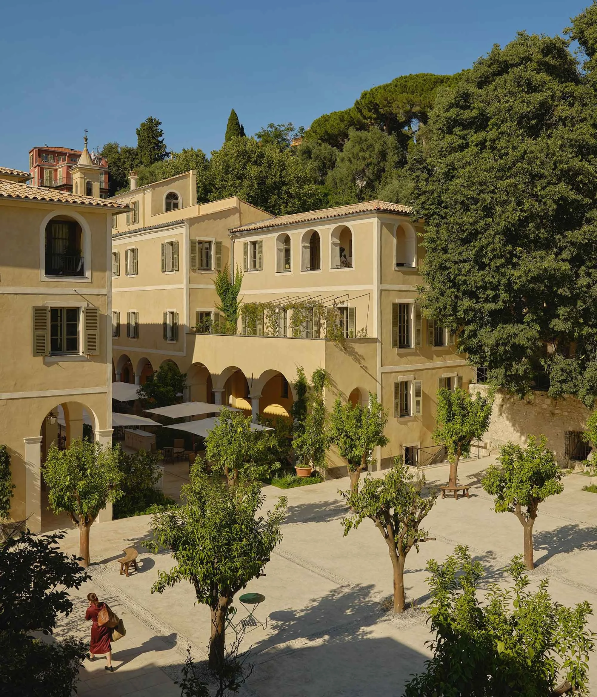 3.-Facade-&-Cours-des-Orangers.jpg