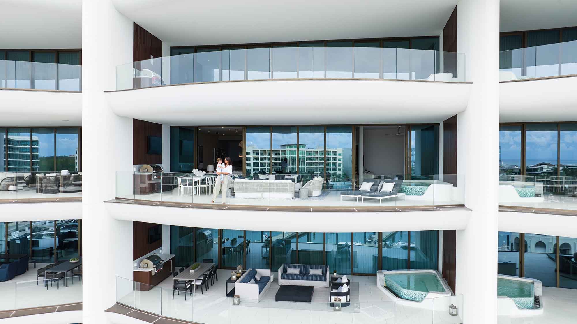 #8_ALB_SquireBalcony_Romain-Reglade.jpg