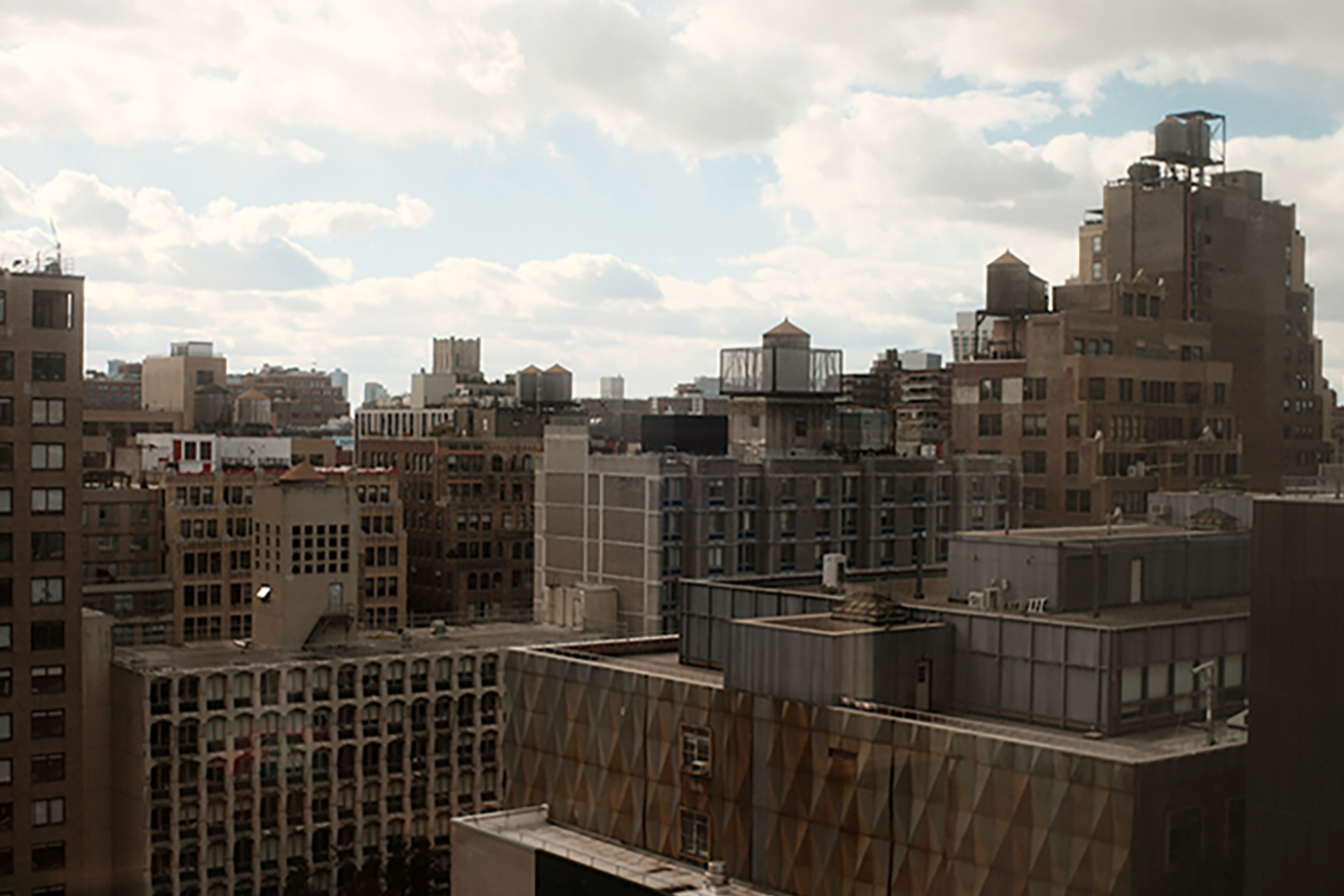 WHAT IS HDR IN PHOTOGRAPHY? (A SIMPLE GUIDE FOR BEGINNERS)