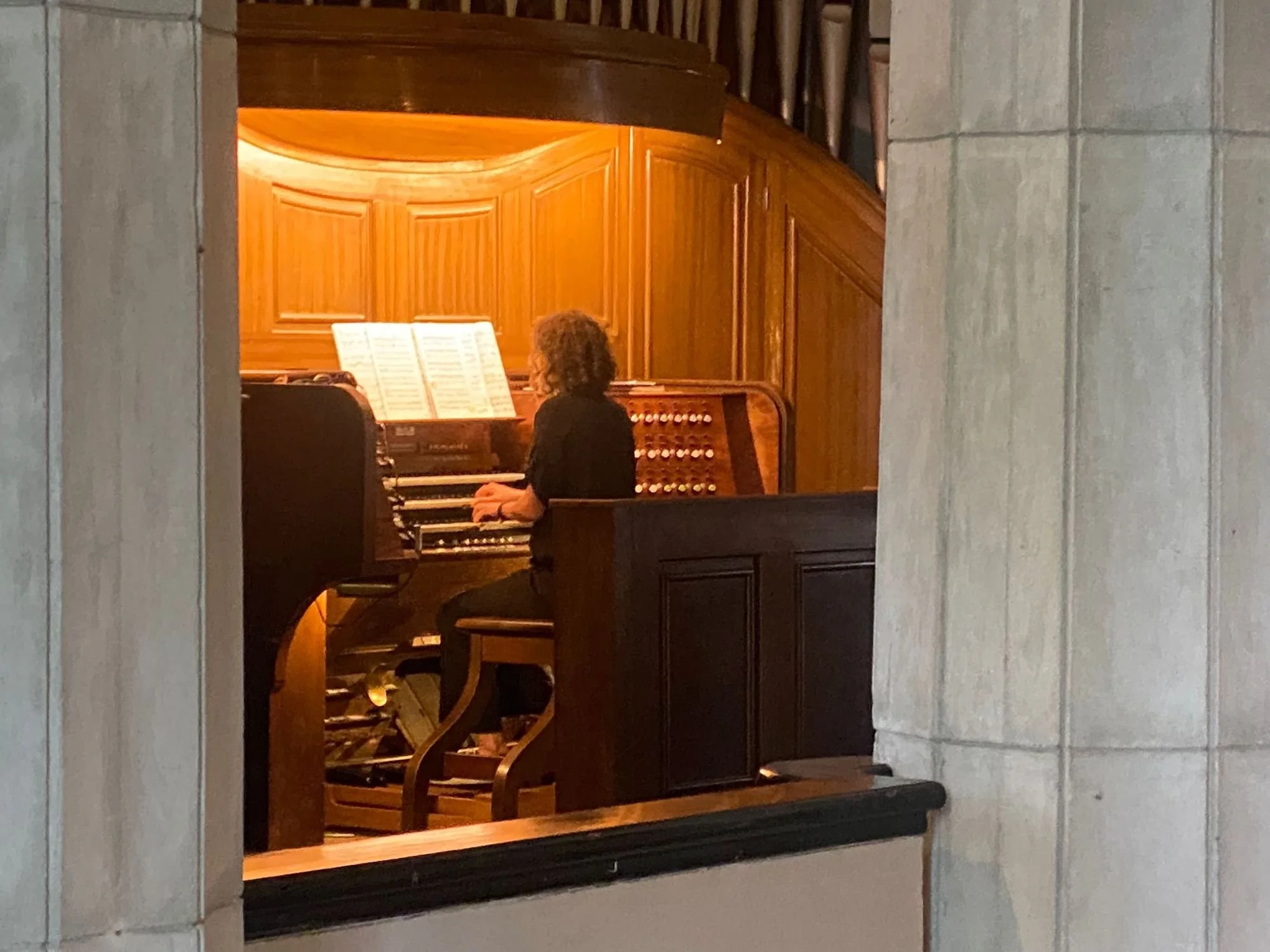 Organ and Fire – Tavolata in der Kirche 
