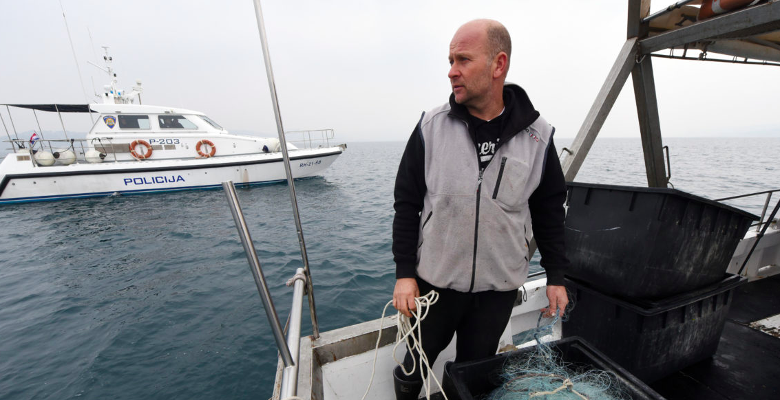 Slovenia ups stakes in Adriatic border dispute