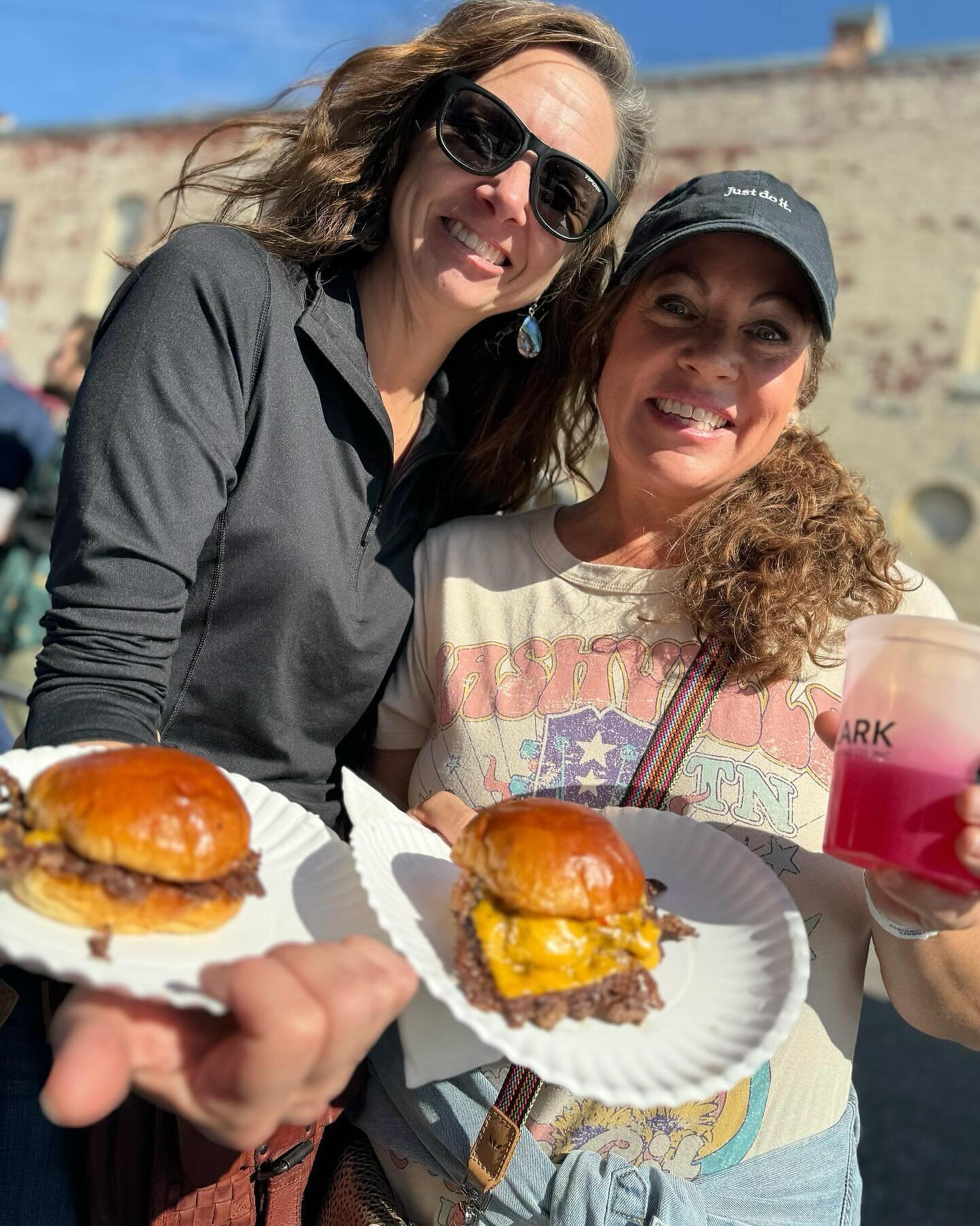 St. Patrick&rsquo;s Day BeerFest is happening this Saturday from 12-6 on Third Street in @downtownmurray 🍀🍻 

Grab your pals and get your tickets online through the link in our bio🔗

#MurrayKY #MurrayKentucky #ThirdStreetBeerFest #StPatricksDay