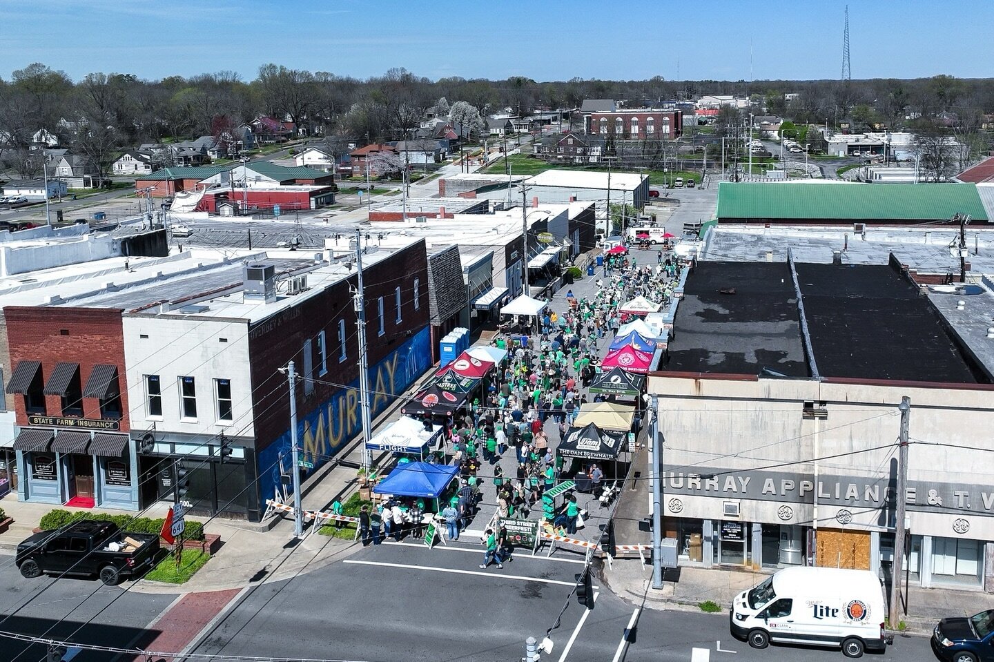 St. Patrick&rsquo;s BeerFest is in full swing🍀🍻✨ We will be here until 6 p.m. tonight! 

#ThirdStreetBeerFest #MurrayKY #DowntownMurrayKY