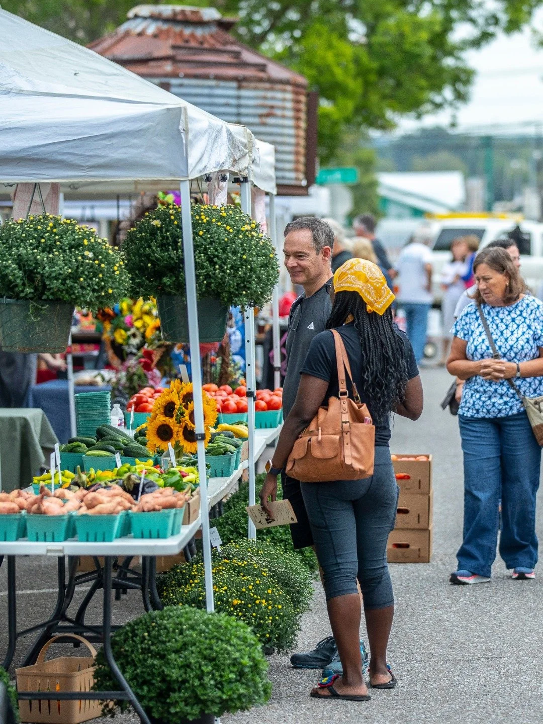 Counting down the days until we get to stroll through the @downtownfarmersmarketmky again. 🌻☀️