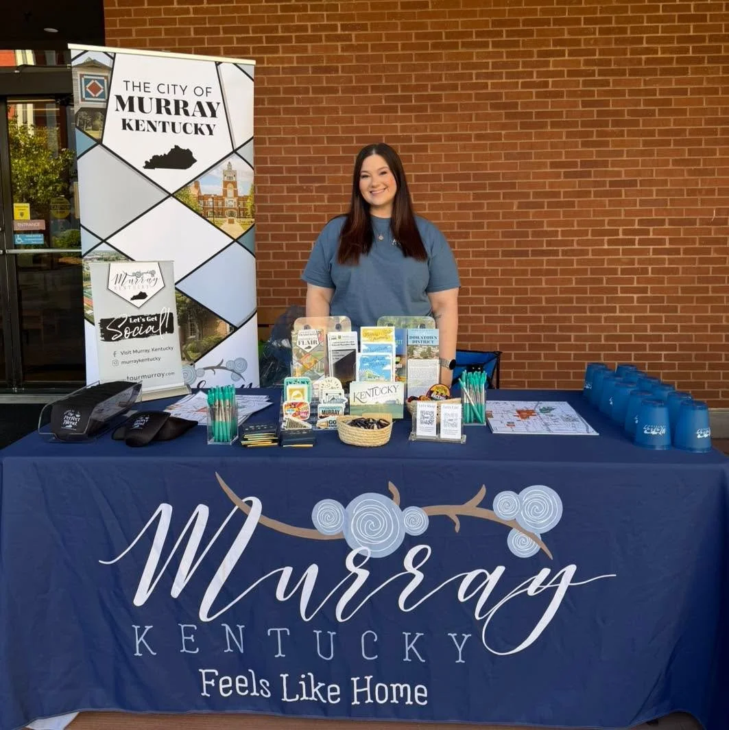 Good morning, Racer families! 😎

We&rsquo;re set up at Murray State&rsquo;s RNO this morning to welcome future Racers and hand out information on the MKY. 

Be sure to join us this afternoon at 2:00 and 2:45 for parent sessions all about Murray. 🎉