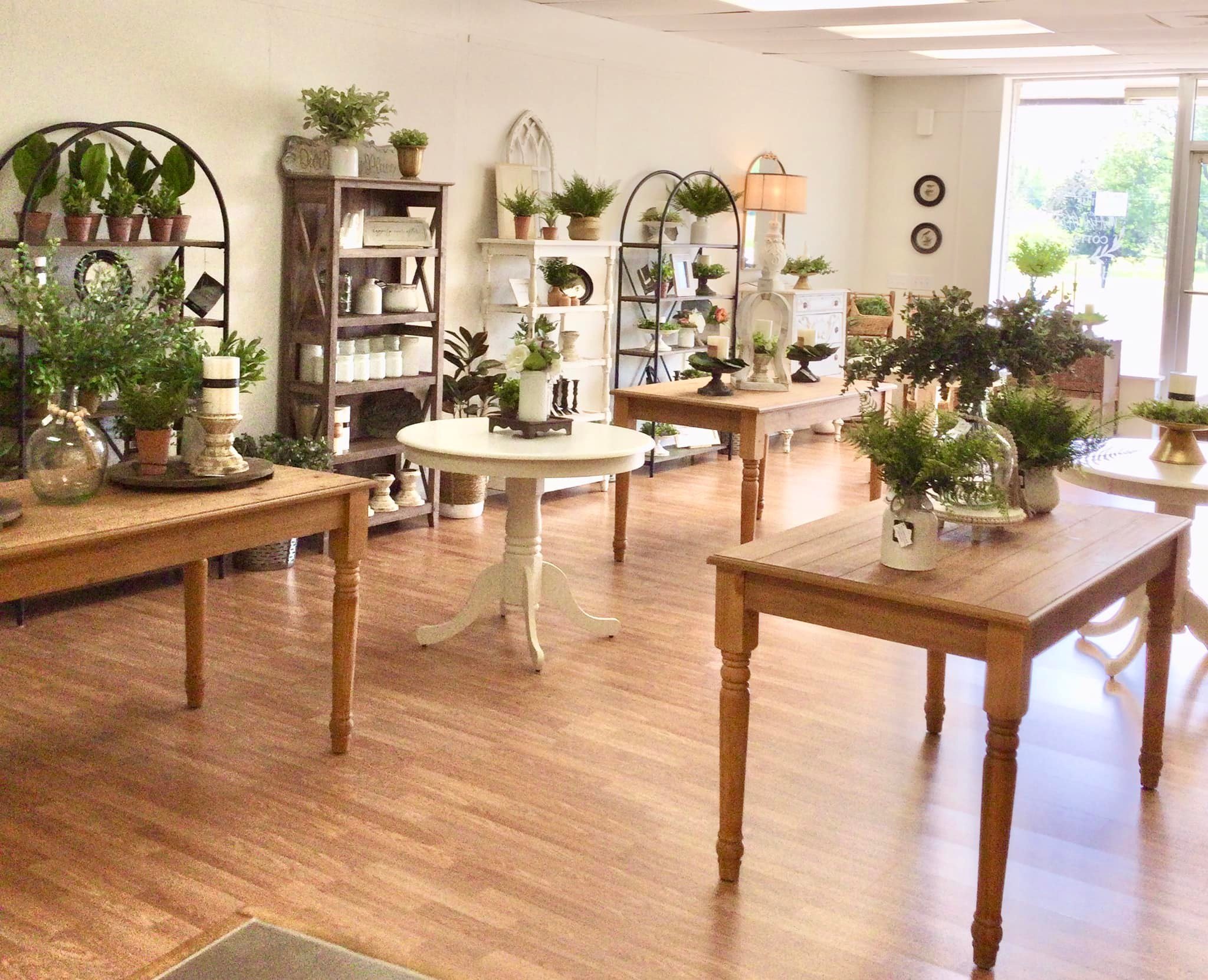 Shopping in Murray, Ky Boutiques, Clothing, Antiques, Decor