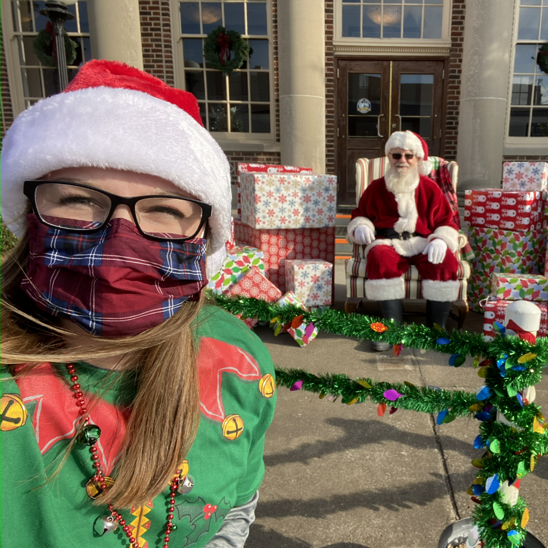 Santa on the court square
