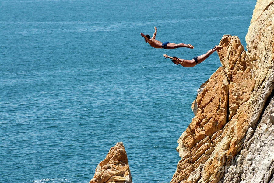 4-famous-cliff-diver-of-acapulco-mexico-anthony-totah.jpg