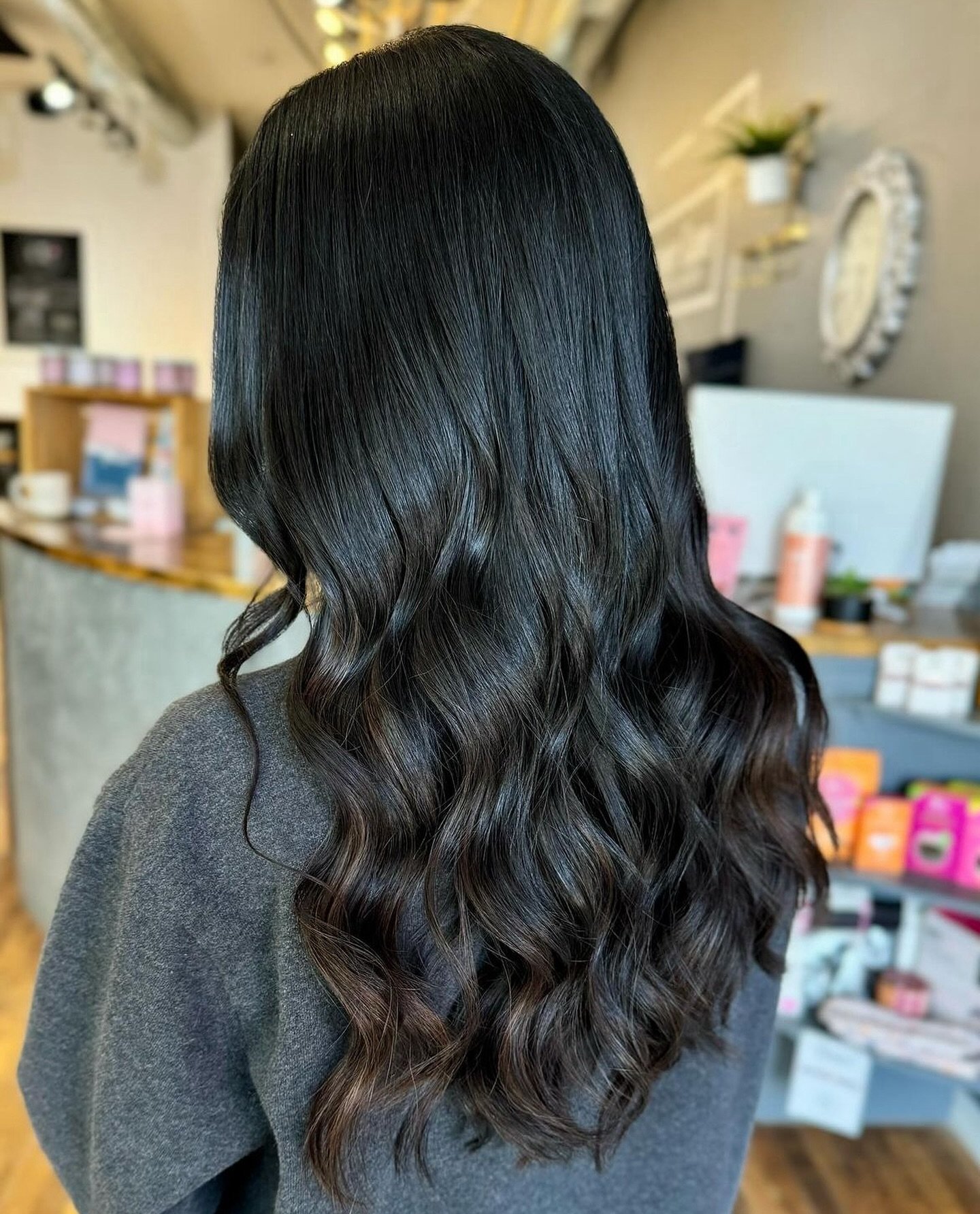 There is just so much beauty walking in and out of our salon lately! Thank you for trusting us with your Spring hair goals 🙏

📷 @emilylawhair