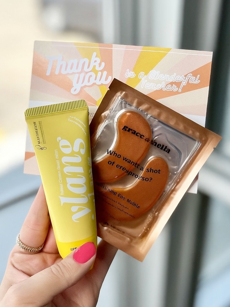 ✏️TEACHER GIFTS📚 only $25 💅
Treat your child&rsquo;s teachers to this cute self-care bundle 🥰 It includes a purse-size lotion, an undereye-mask, and a Gift Card to use for a Mini Manicure (buff &amp; polish) at our #RedDeer location*!

They&rsquo;