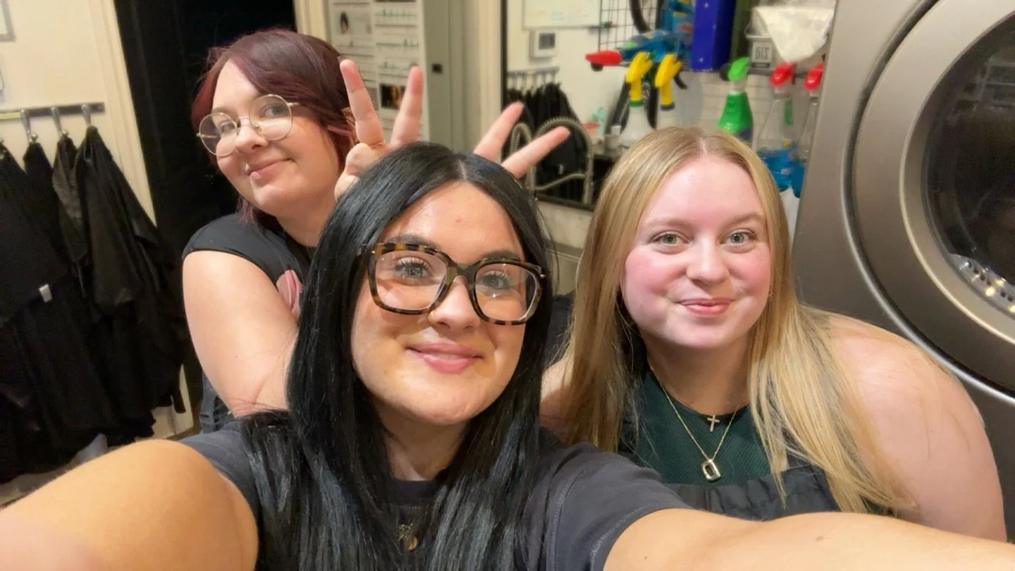 Not to brag, but our team is kind of the best ☺️ and we&rsquo;ve got room for one more licensed hairstylist! If you love colours, cuts, great clients, and working with a team that hypes you up - let&rsquo;s chat.

Send us a DM for more info 💌

#nowh