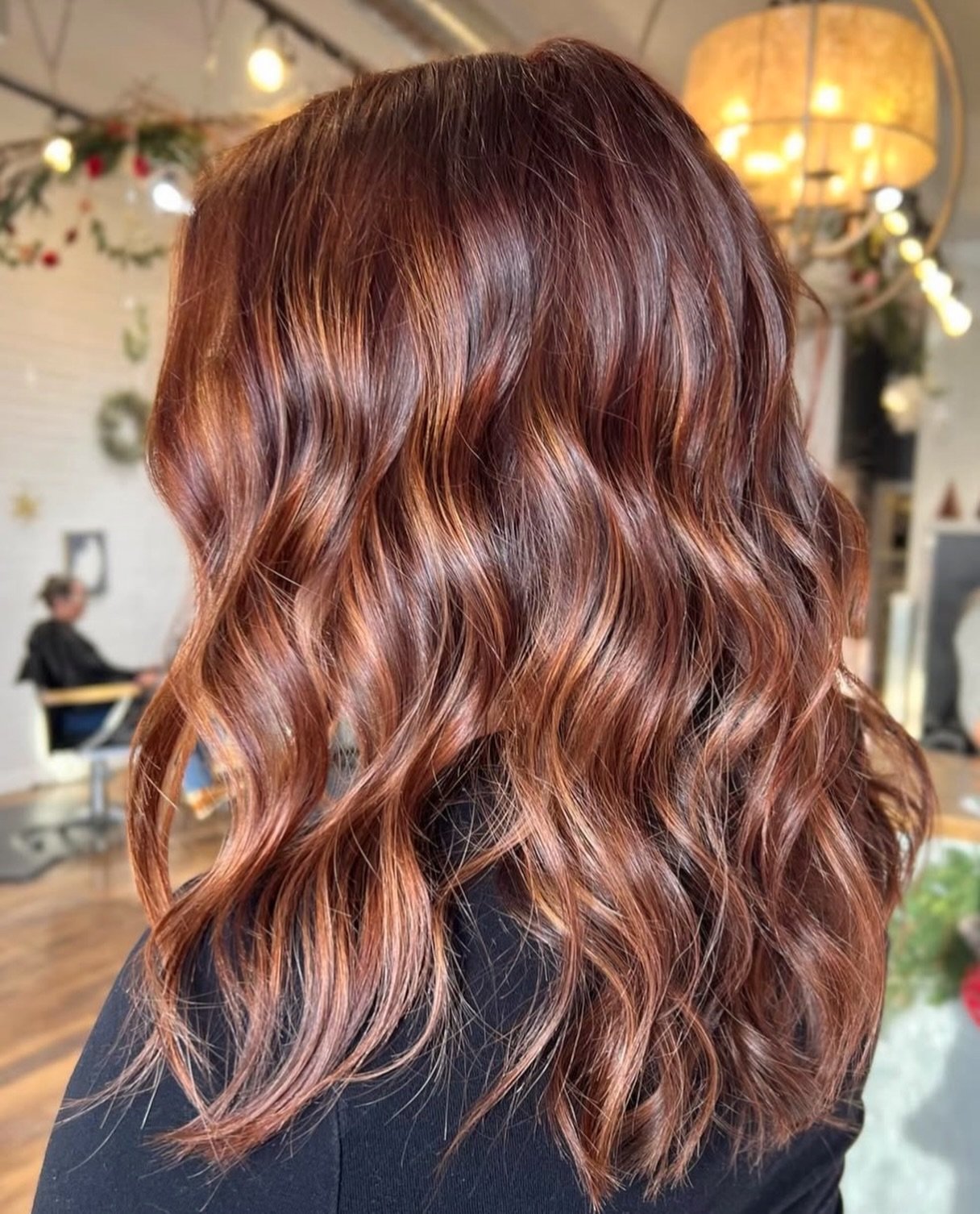 A little Monday-morning hair inspo for you, incase you&rsquo;ve been considering spicing up your red ❤️&zwj;🔥

@hairbybreannabissett 📍Lacombe