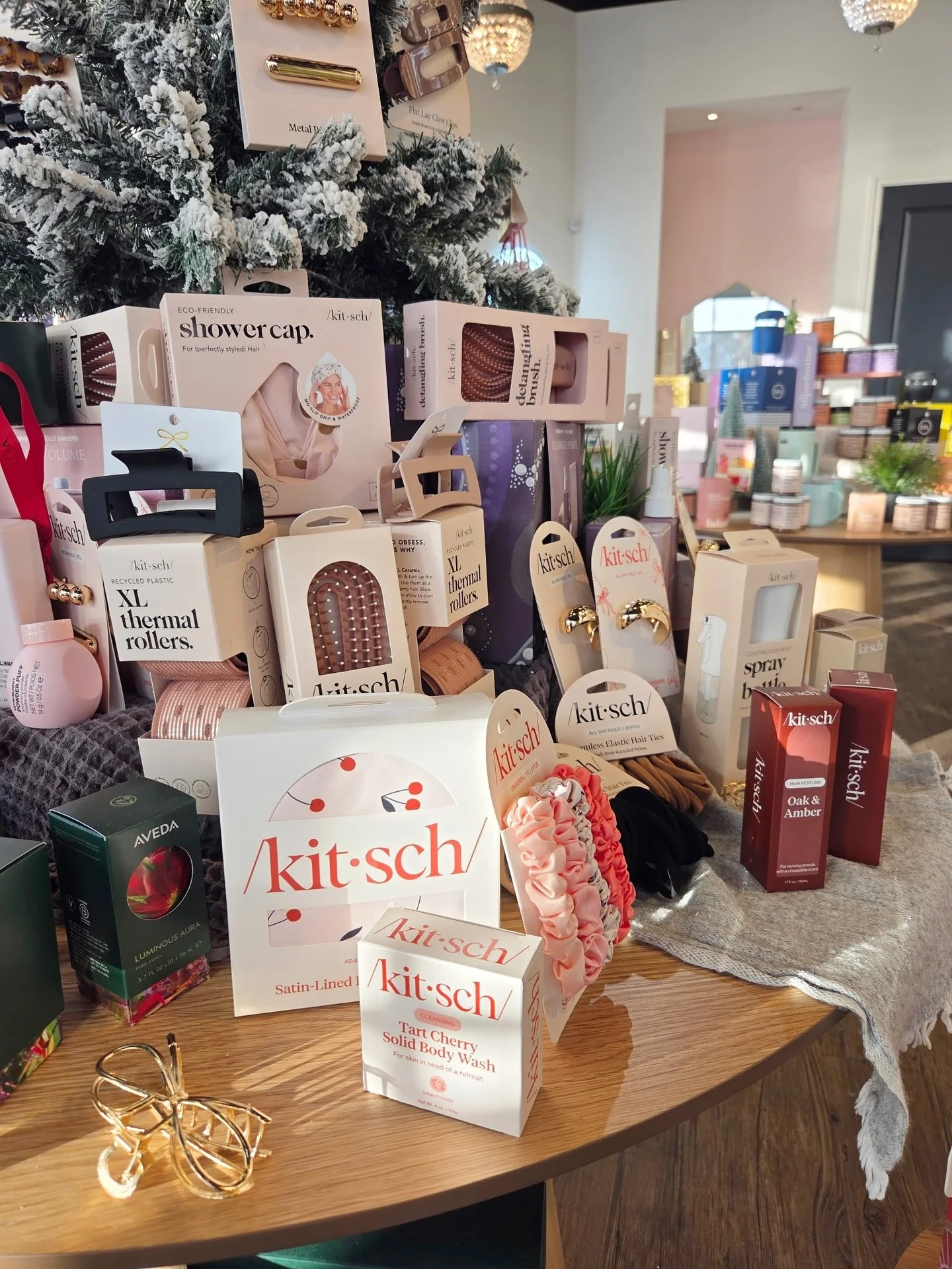 TONIGHT IN RED DEER 🥂

Sip + Shop Customer Appreciation night in Red Deer 6:00-8:00pm

Join us for a cozy, festive evening of shopping, sipping + connection.

We&rsquo;ll have:
&bull; Charcuterie + sweet bites
&bull; Wine + refreshments
&bull; 20% o