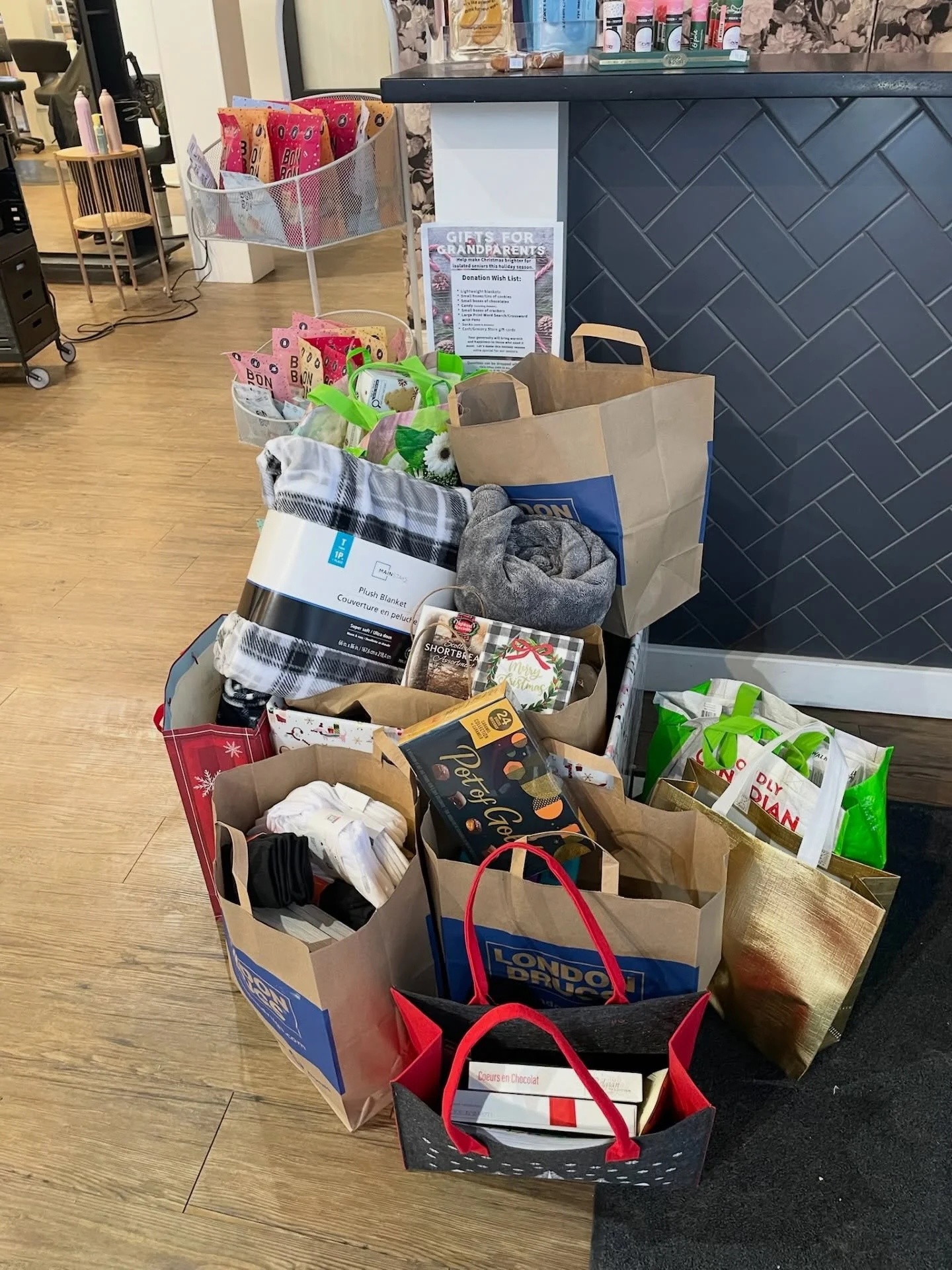 In November, we collected Gifts For Grandparents on behalf of @familyservicesofcentralab 🎁 It was a very successful fundraising campaign, and we&rsquo;d really like to send a special shoutout to our clients for their support!

We are still collectin