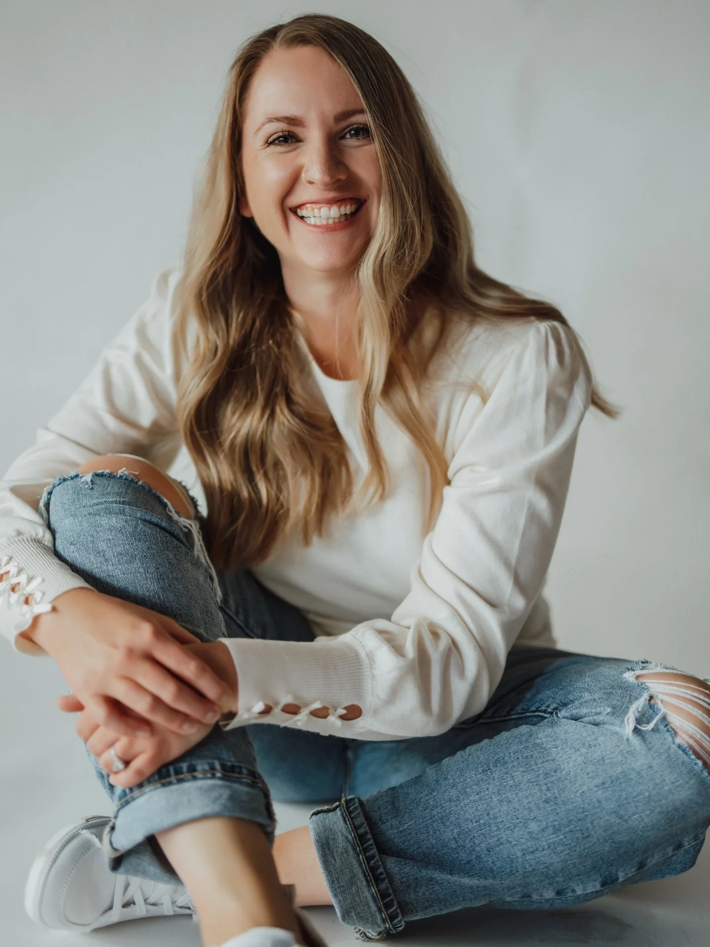 Hard launching Allison&rsquo;s return 👏😱
Allison is coming back to work on April 1 and we could NOT be more excited (no, this is not an April Fools joke!). 🙌

You can book your appointments online (link in bio) or by calling us 403-782-3038 💕