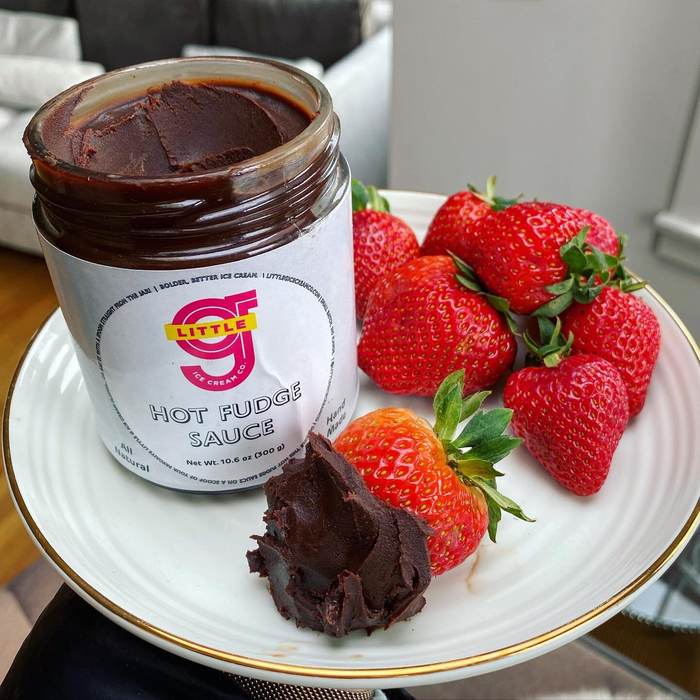 Indulge in Decadence: The Ultimate Guide to Homemade Chocolate Dipping Sauce for Fresh Fruit Delights