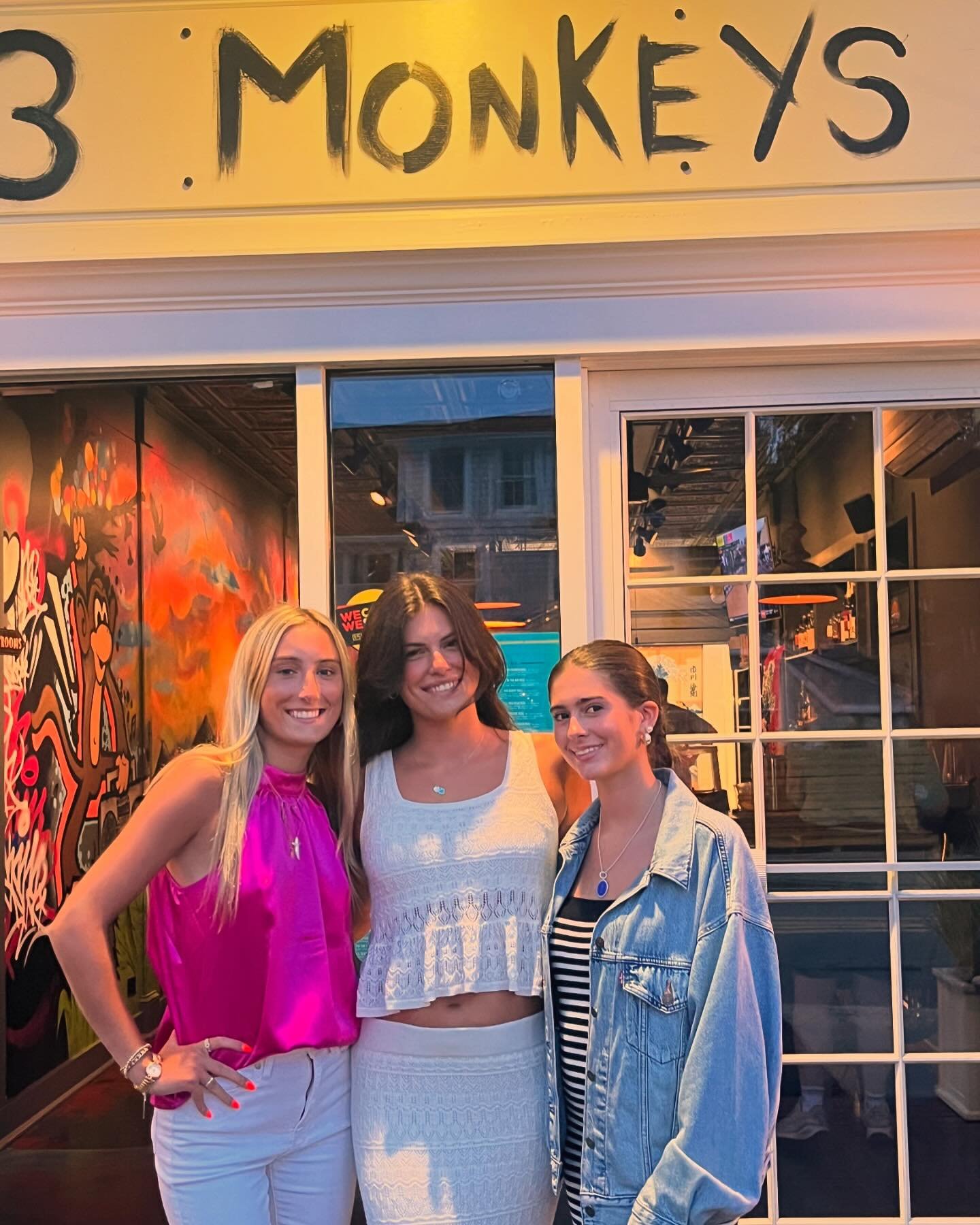 come visit 🍣🤩 enjoy this ☀️ gorgeous day w/ hot 🍜 &amp; 🍹!!