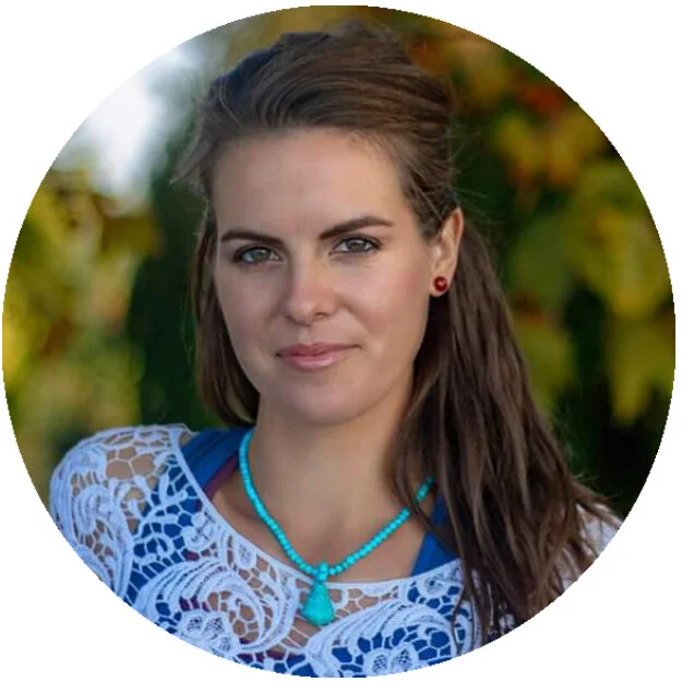 yoga darwin Zsuzsi.jpeg