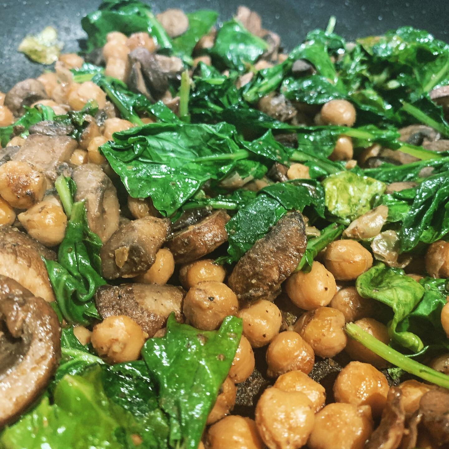 Diggin this vegan dish- pan roasted chickpeas, baby bellas and baby kale seasoned with @maceospice steak seasoning and curry. Serve over basmati or in a sweet potato wrap!