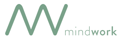 Logotipo  MW mindwork con letras verdes y fondo transparente.
