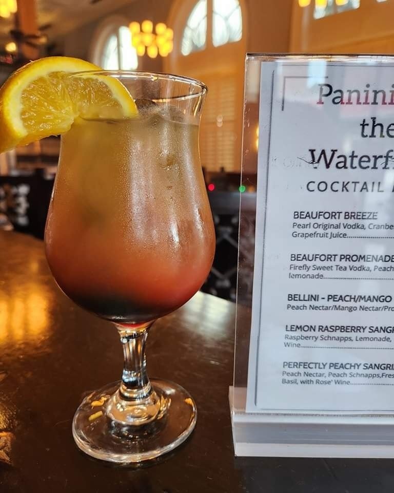 Stop by our bar and treat yourself to your favorite drink or try one of our signature cocktails inspired by local vibes.🍹 #beaufortsc