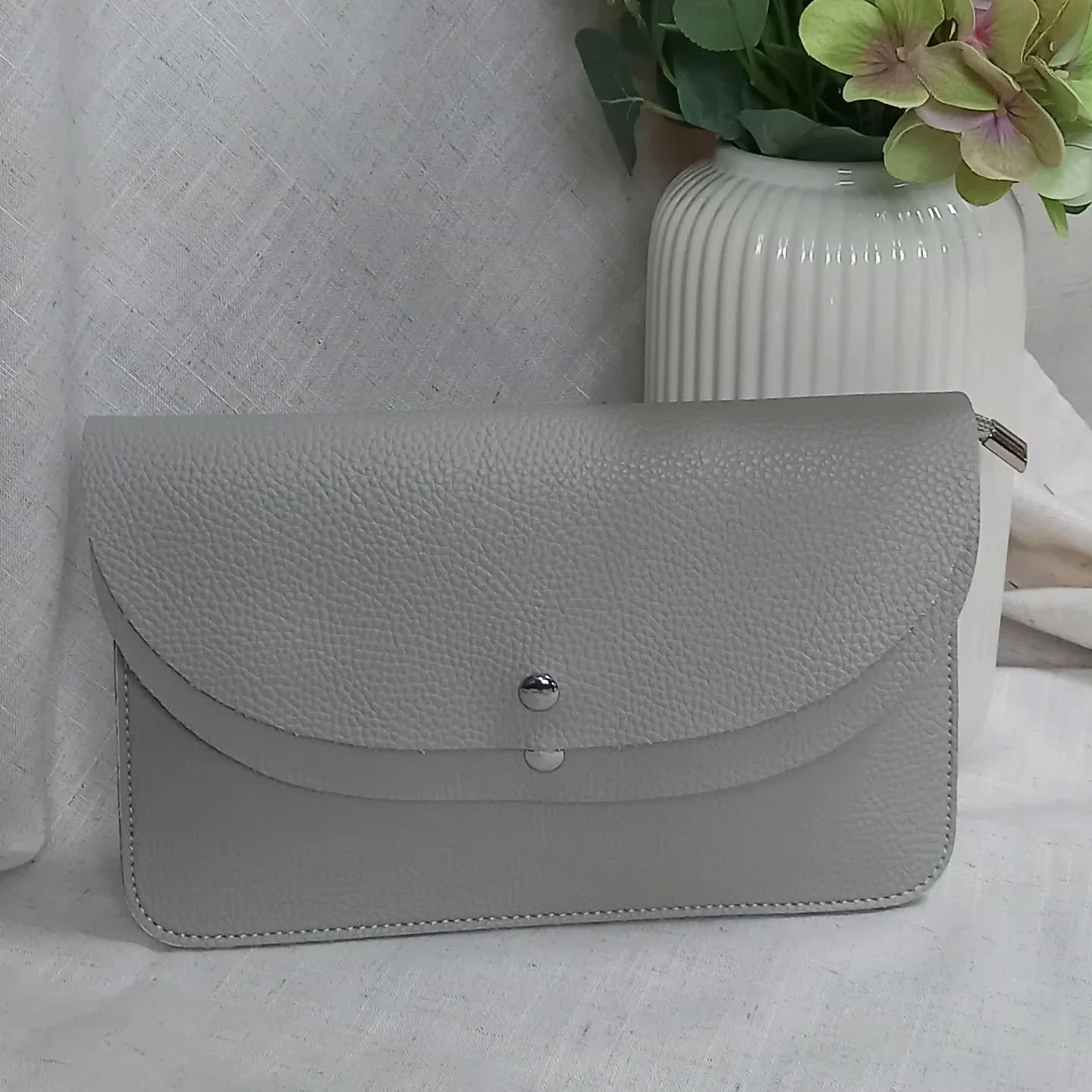 SALE - HALF PRICE - NOW &pound;7.50 🎉

One left in each colour - pale grey, teal and mustard.

Available on our website SALE page with lots of other bargains:

https://www.no84accessories.co.uk/sale