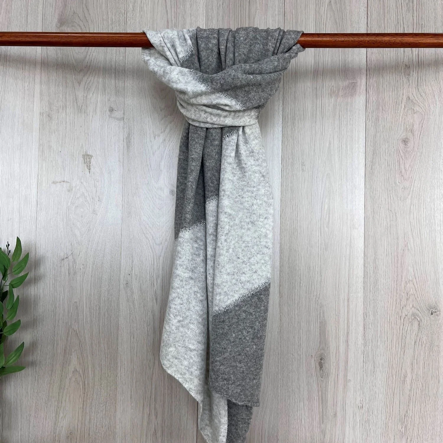 Sparkle Detail Tapered End Scarf - Grey