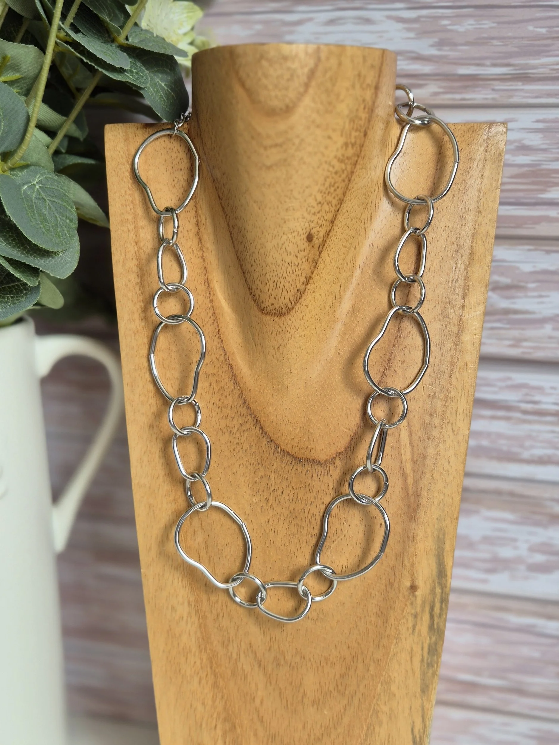 Abstract Link Silver Tone Short Necklace