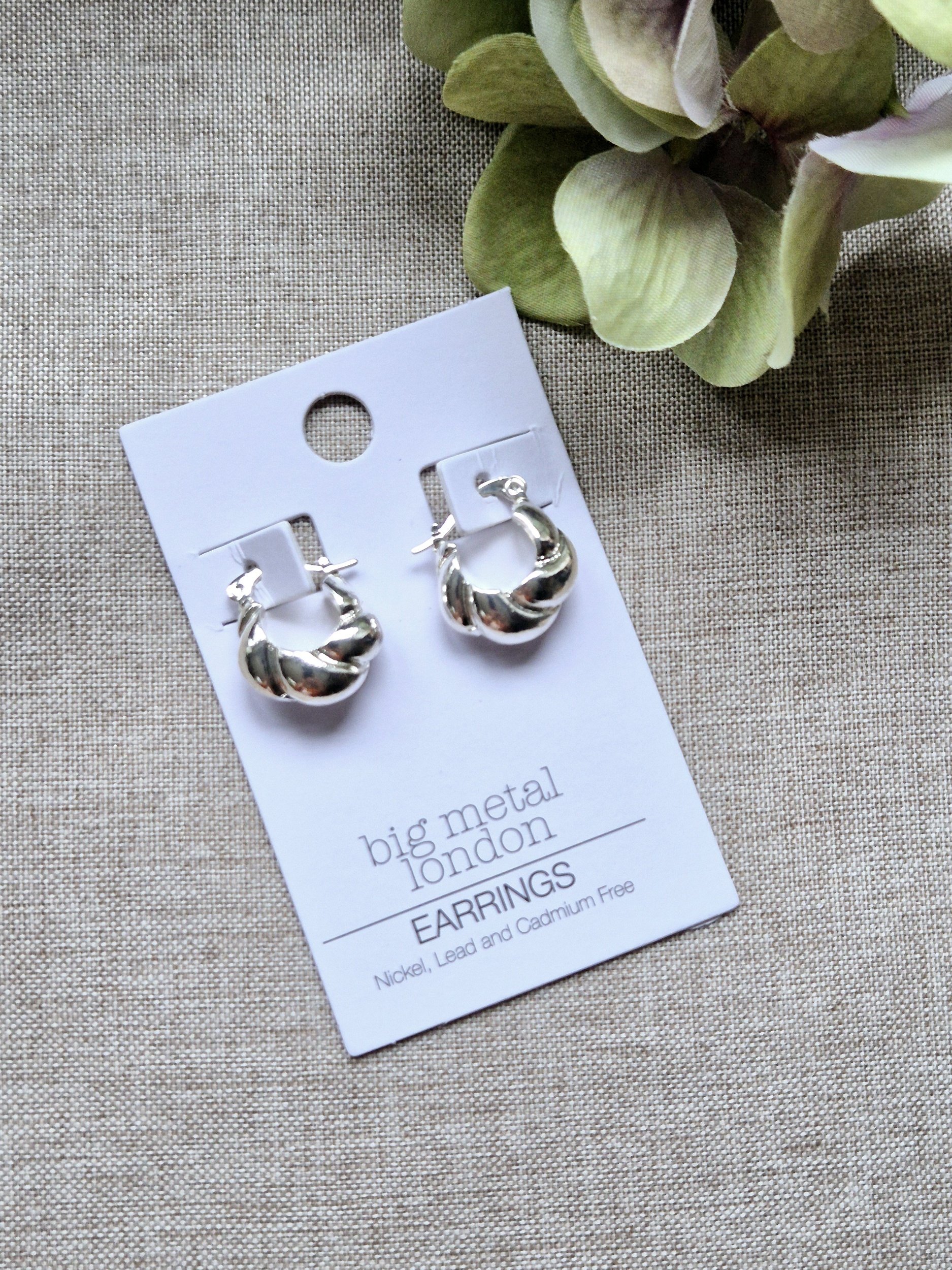 Puffed Shell Hoop Earrings - Silver