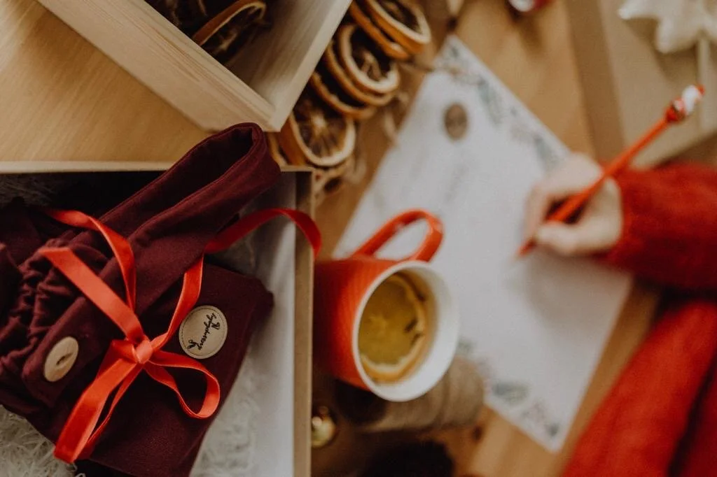 PACKING CHRISTMAS GIFTS