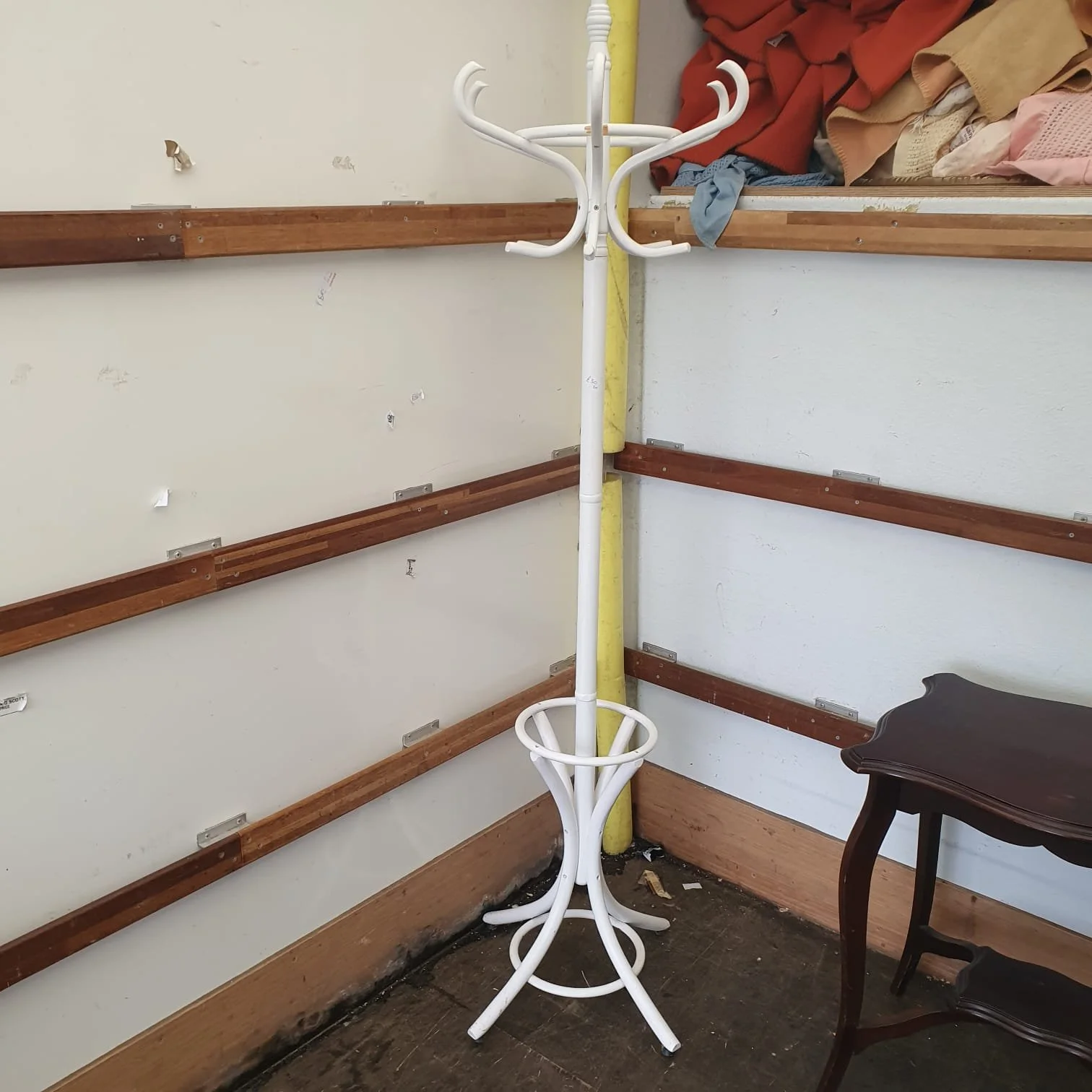 £30 - bentwood coat stand needs a little attention