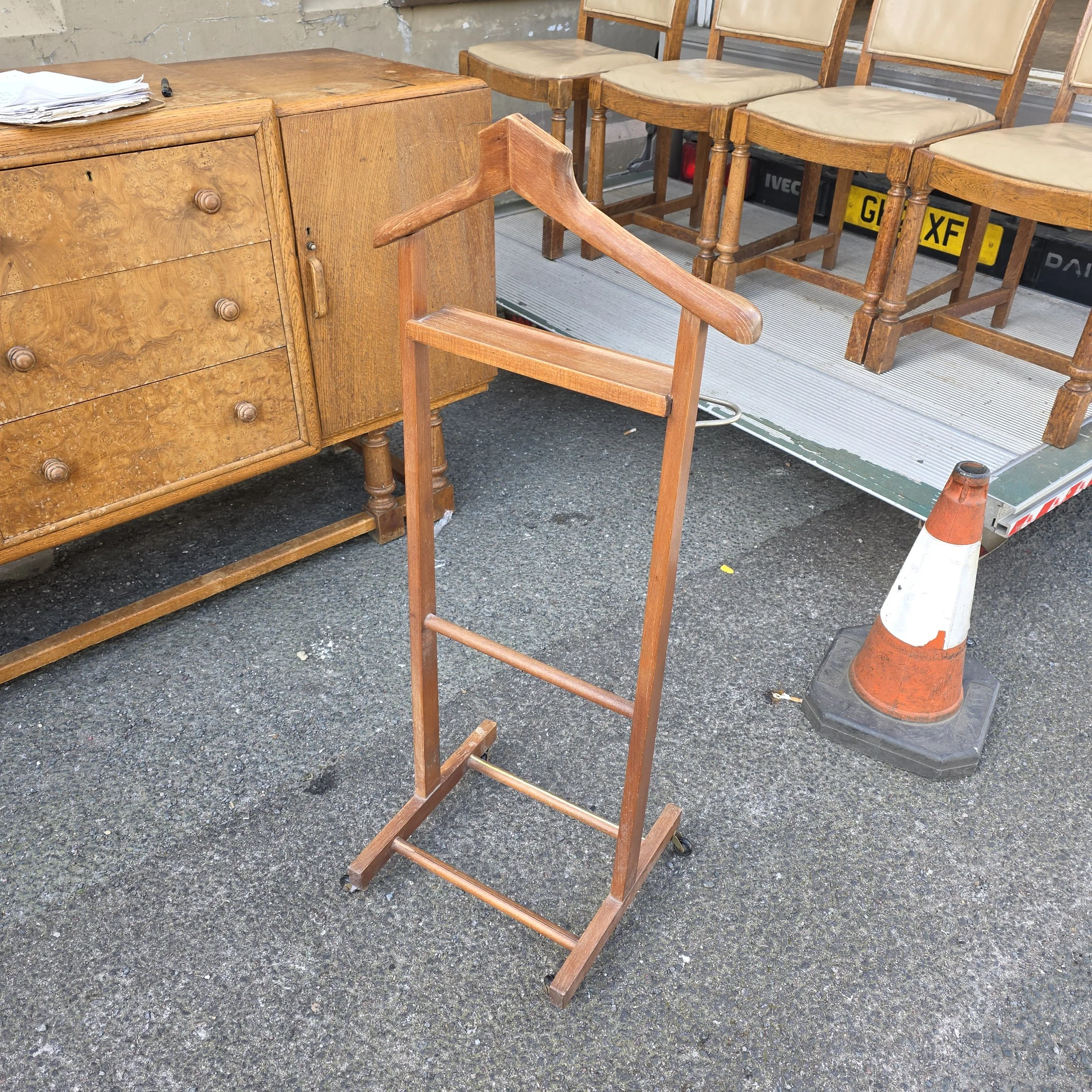 £25 - valet stand